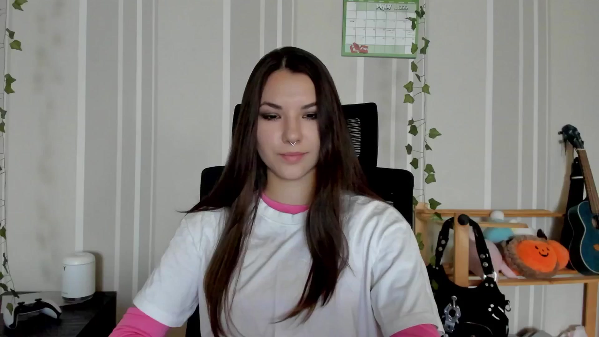 Gallery image thumbnail from AmnesiaGirl1's myfreecams stream on, 06/19/2025, 13:53 image 16 of 20