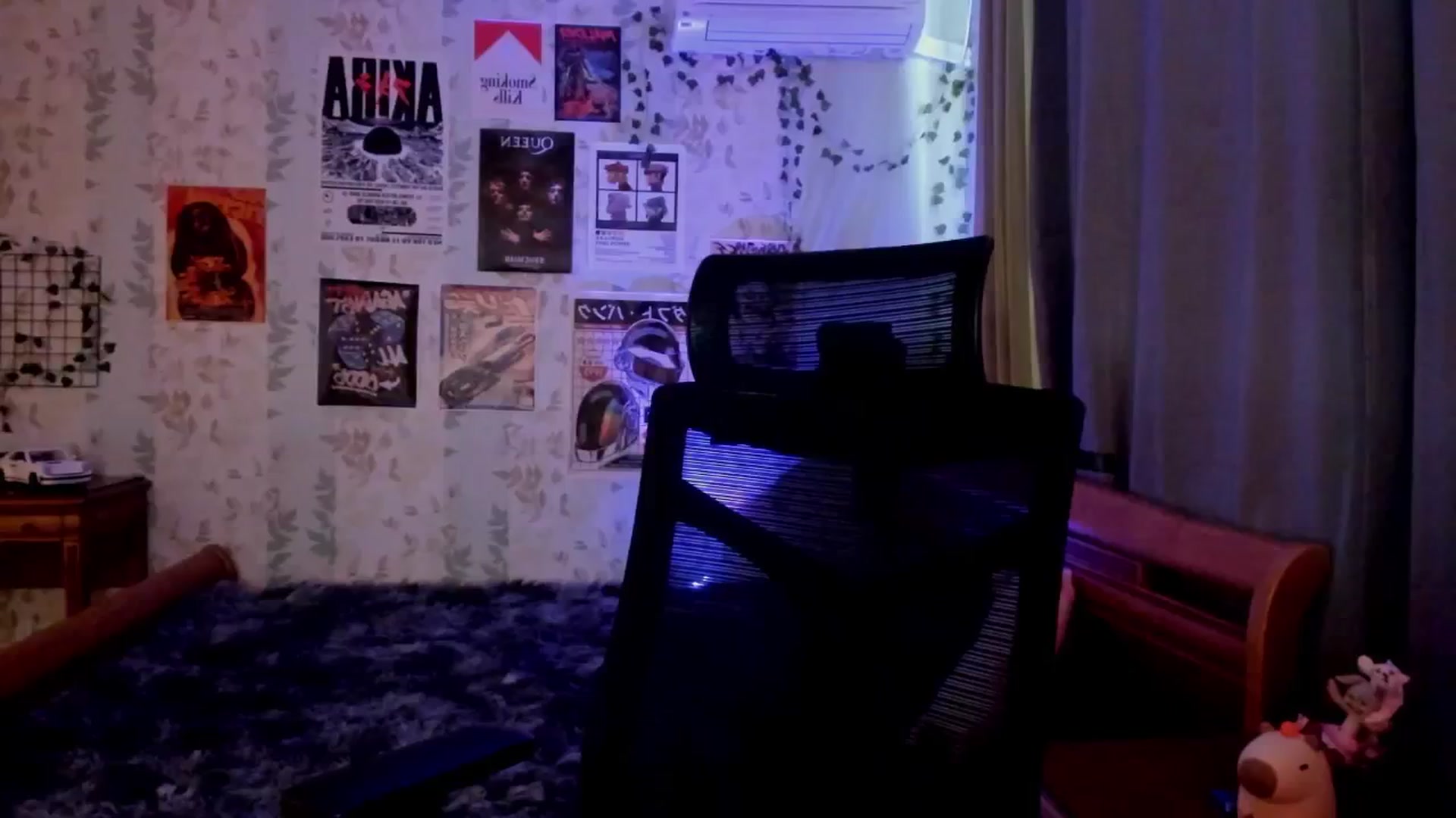 Gallery image thumbnail from AmnesiaGirl1's myfreecams stream on, 06/20/2025, 10:19 image 18 of 20