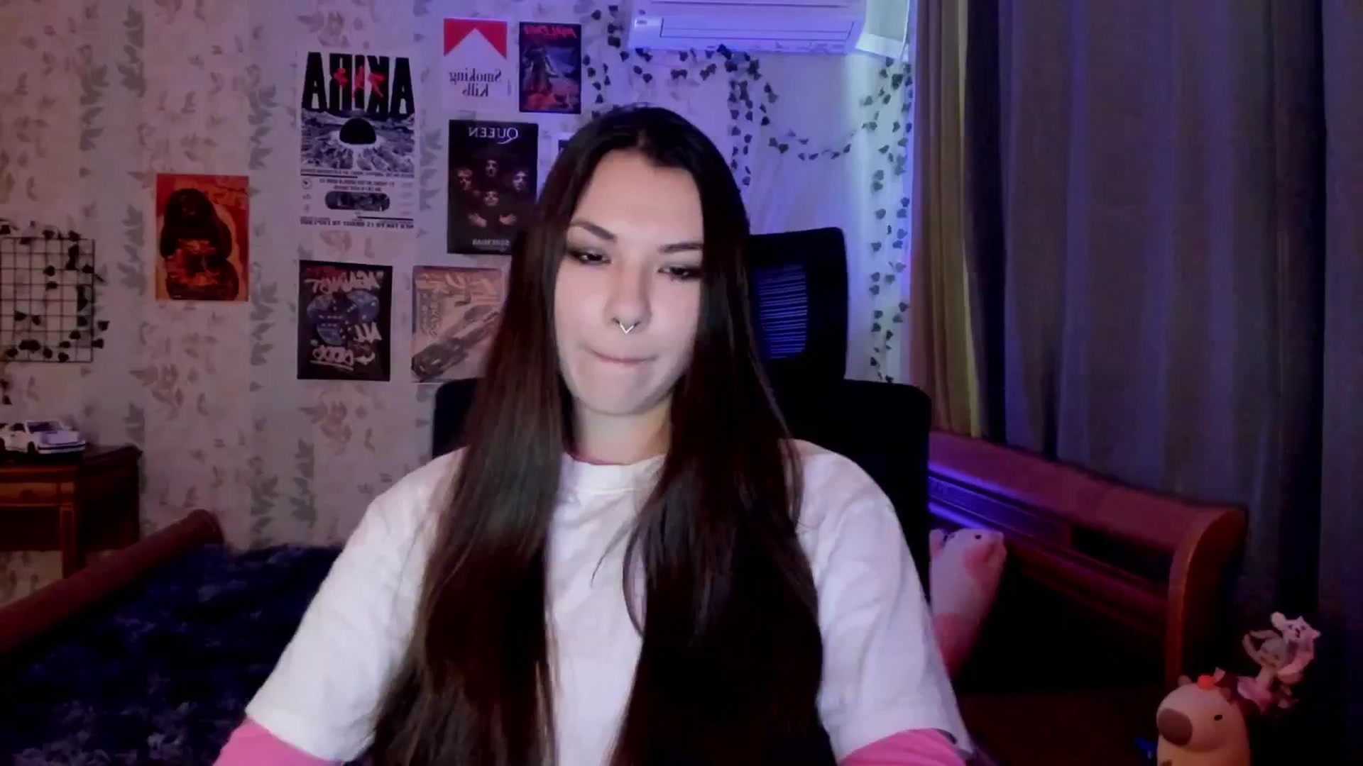 Gallery image thumbnail from AmnesiaGirl1's myfreecams stream on, 06/20/2025, 10:19 image 7 of 20