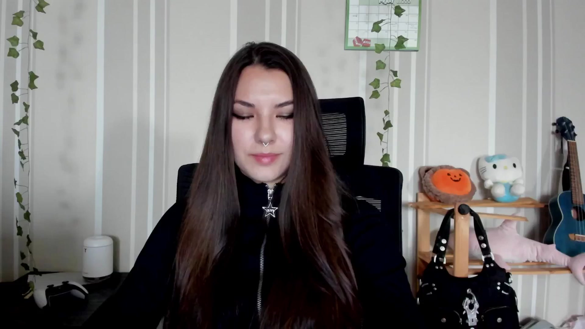 Gallery image thumbnail from AmnesiaGirl1's myfreecams stream on, 06/25/2025, 15:10 image 14 of 20