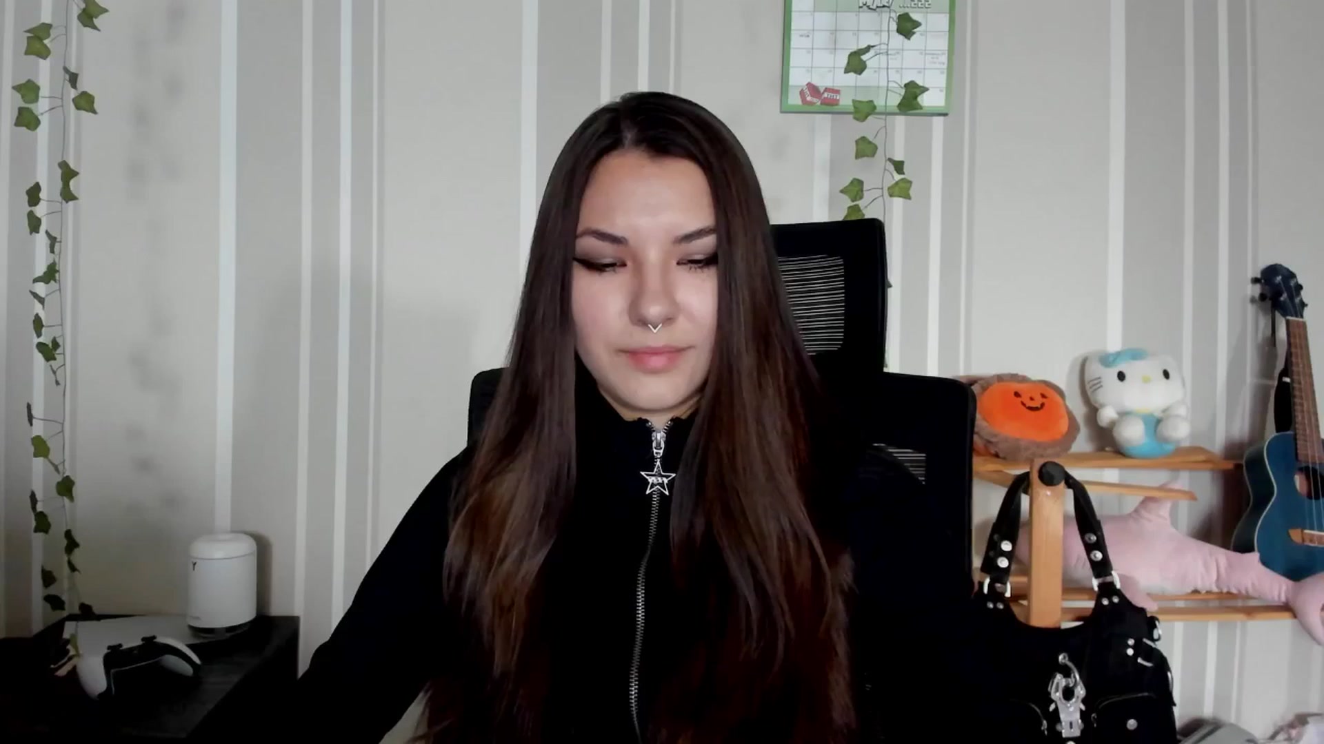 Gallery image thumbnail from AmnesiaGirl1's myfreecams stream on, 06/25/2025, 15:10 image 4 of 20