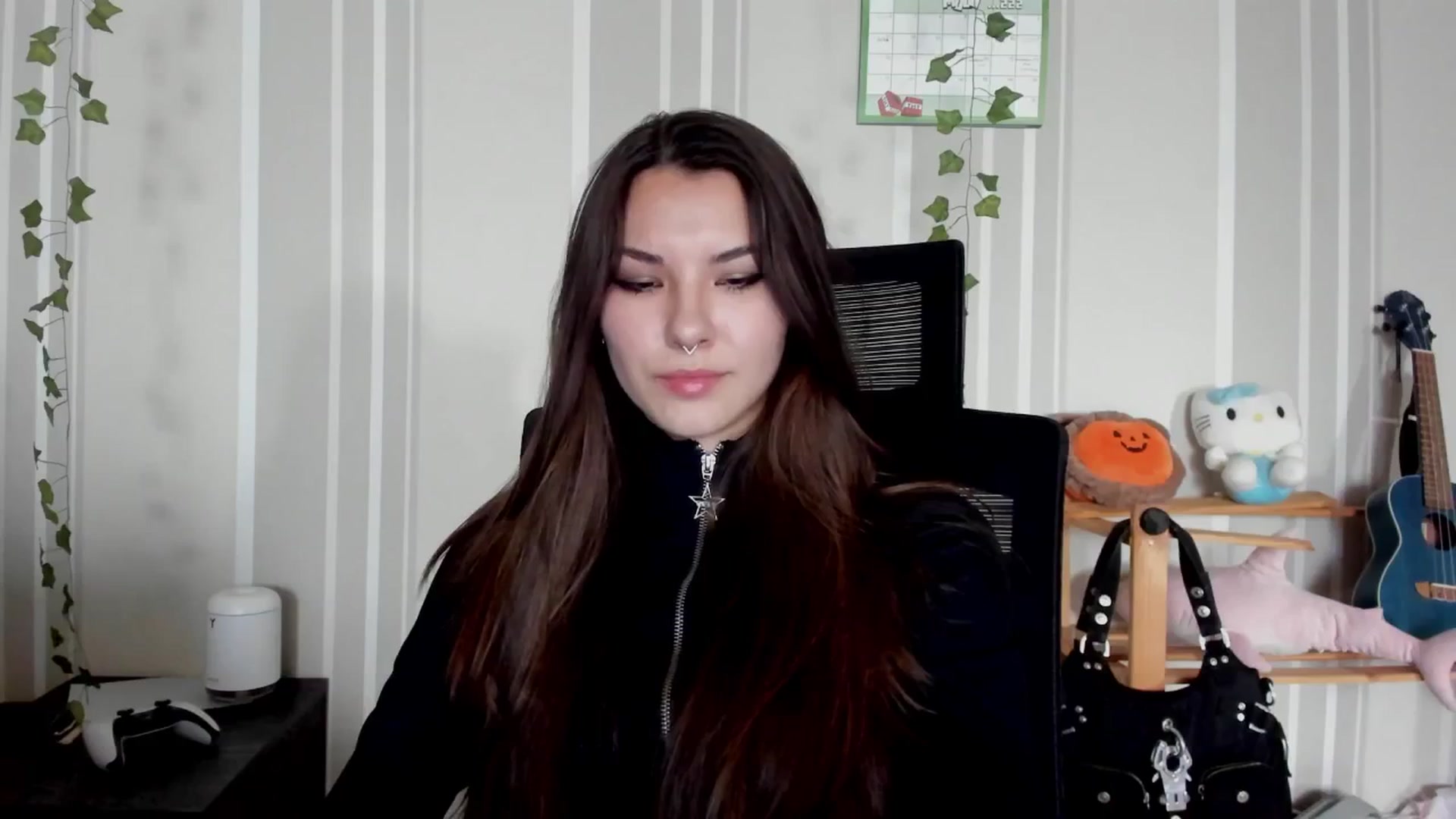 Gallery image thumbnail from AmnesiaGirl1's myfreecams stream on, 06/25/2025, 15:10 image 7 of 20