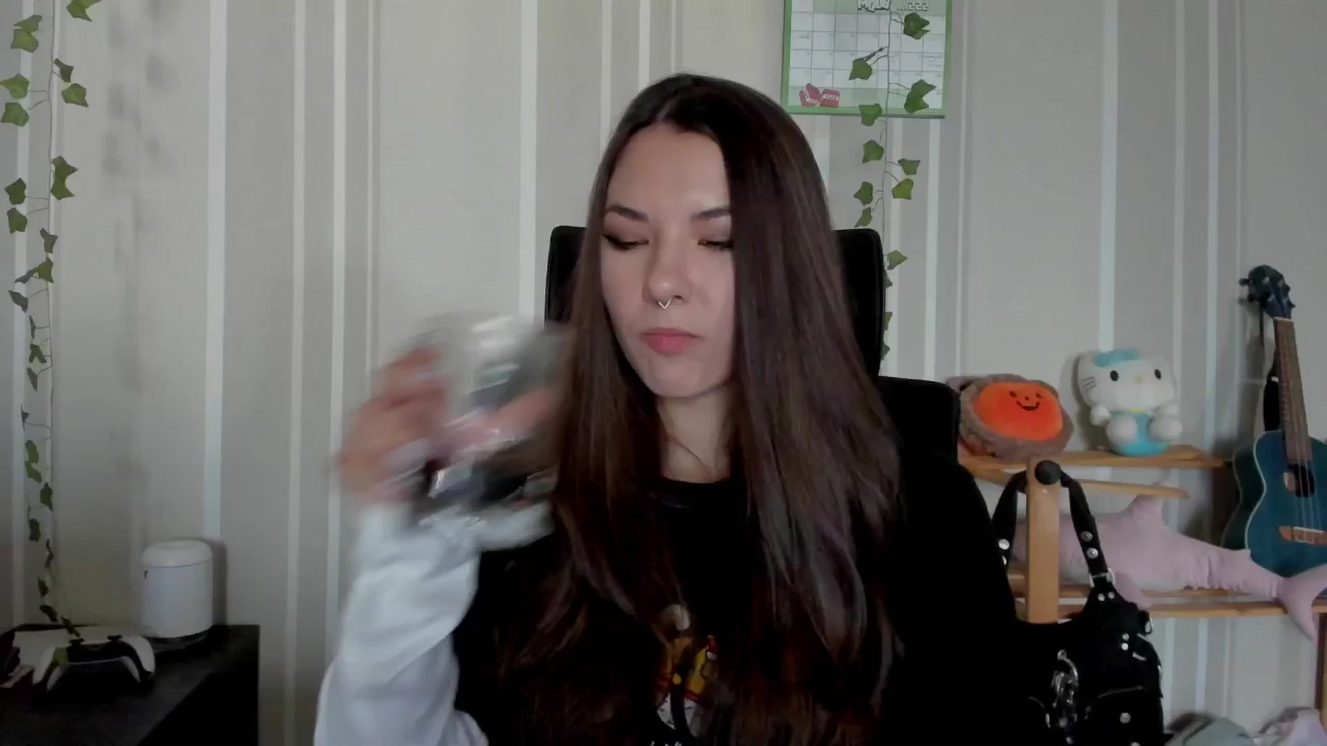 Gallery image thumbnail from AmnesiaGirl1's myfreecams stream on, 06/26/2025, 15:30 image 13 of 20