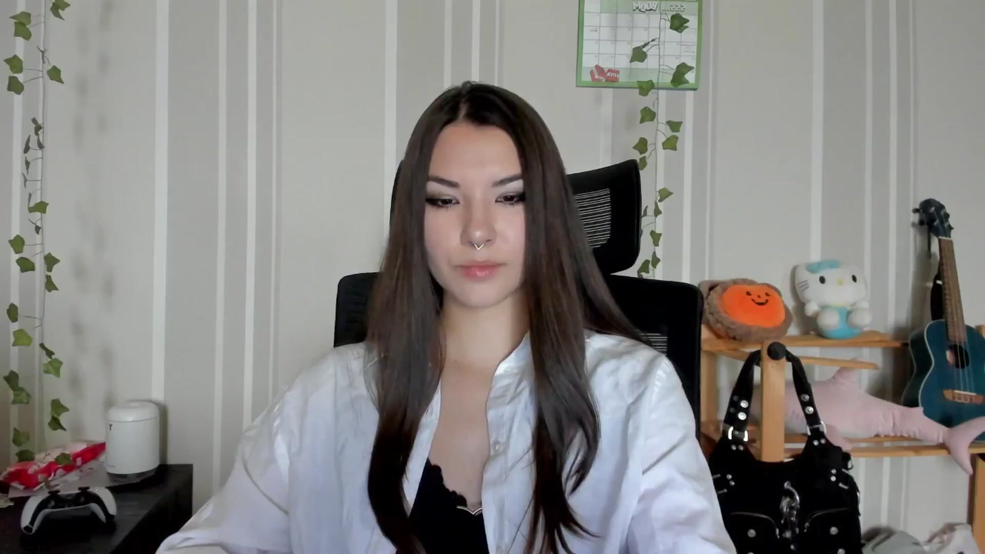 Gallery image thumbnail from AmnesiaGirl1's myfreecams stream on, 06/27/2025, 15:04 image 5 of 20