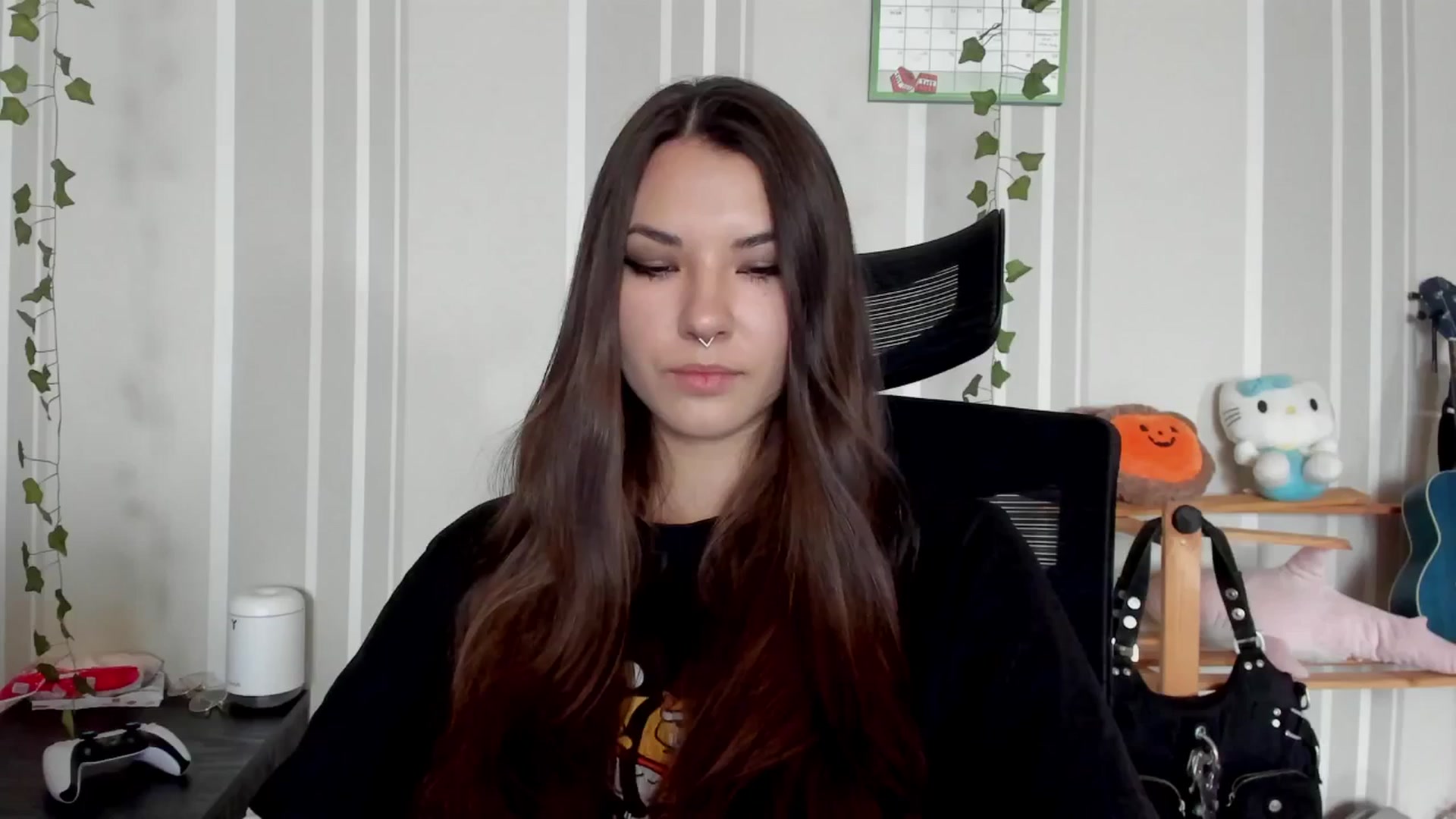 Gallery image thumbnail from AmnesiaGirl1's myfreecams stream on, 06/29/2025, 10:28 image 7 of 20