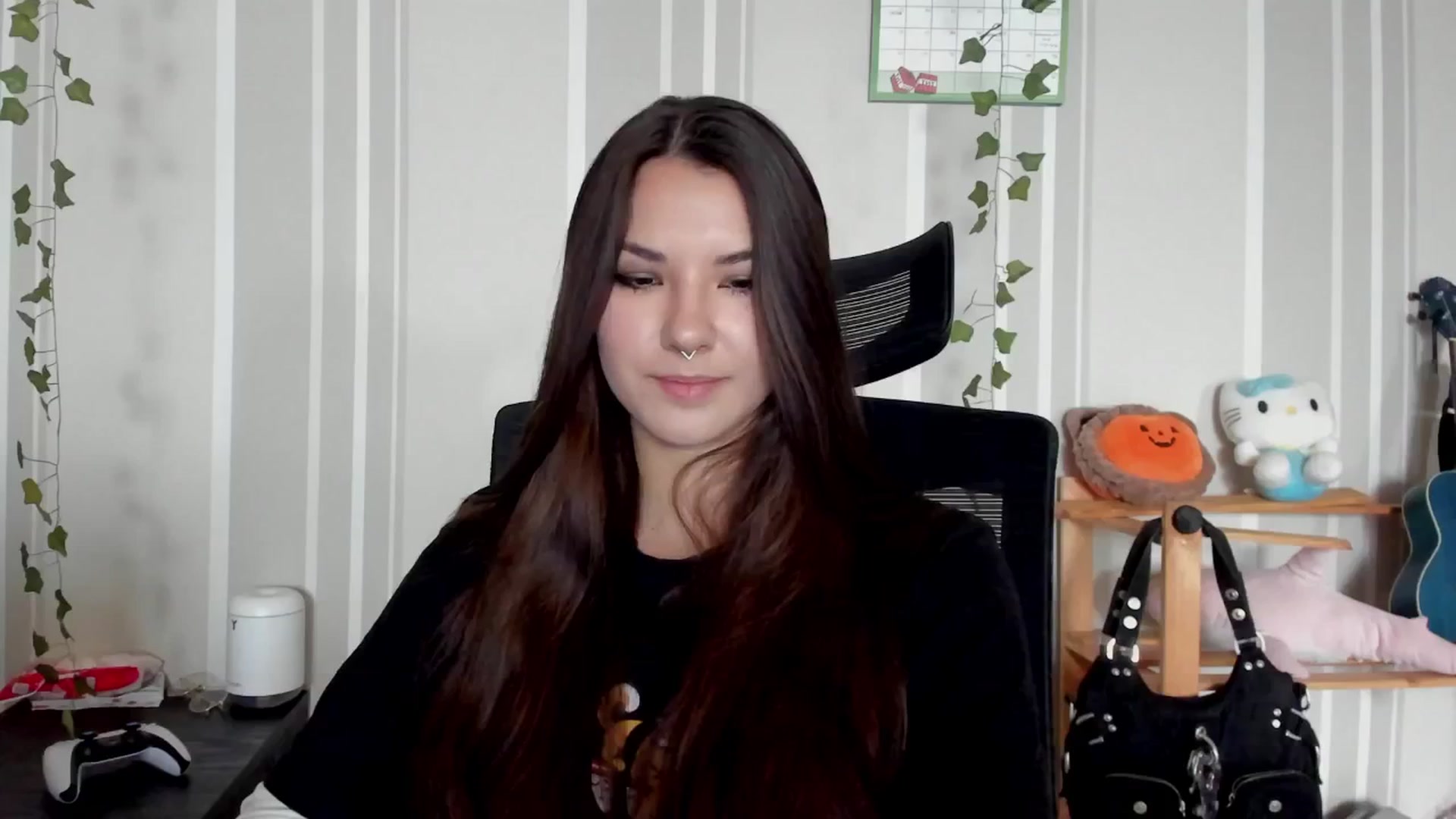 Gallery image thumbnail from AmnesiaGirl1's myfreecams stream on, 06/29/2025, 10:28 image 18 of 20
