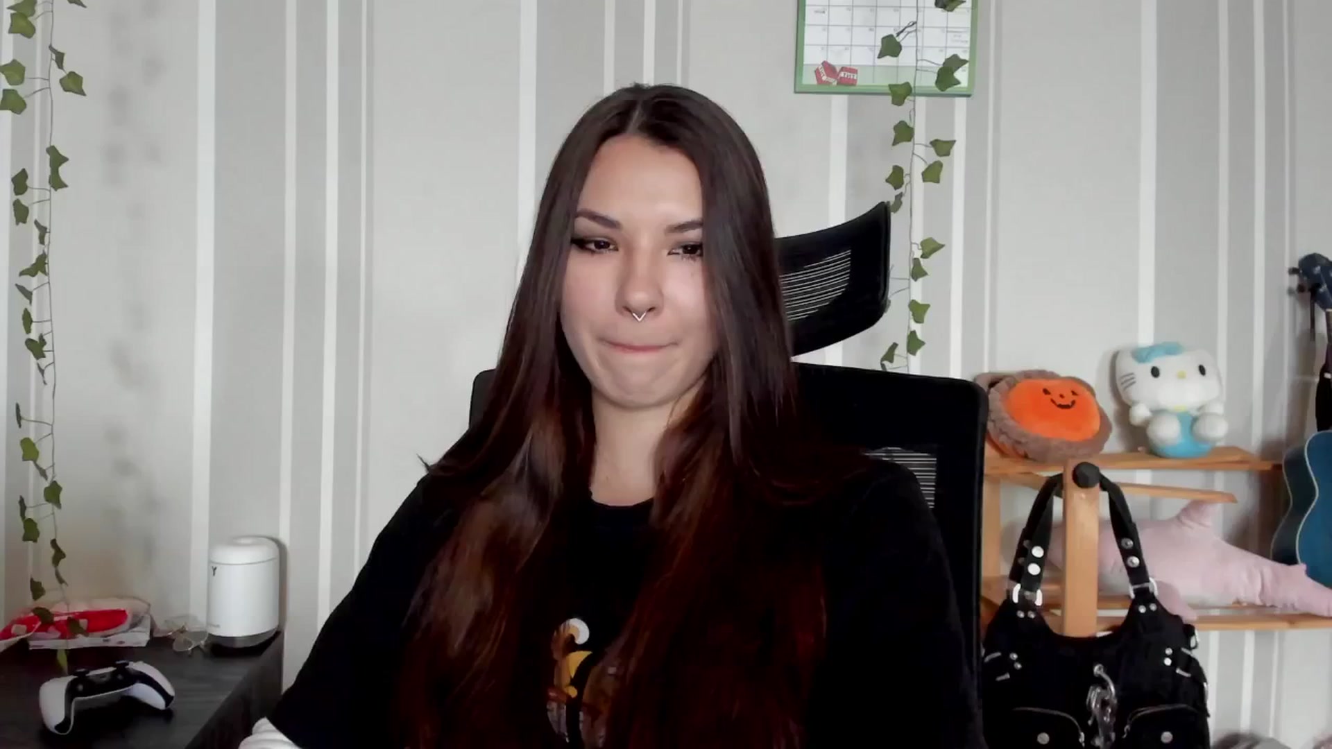 Gallery image thumbnail from AmnesiaGirl1's myfreecams stream on, 06/29/2025, 10:28 image 15 of 20