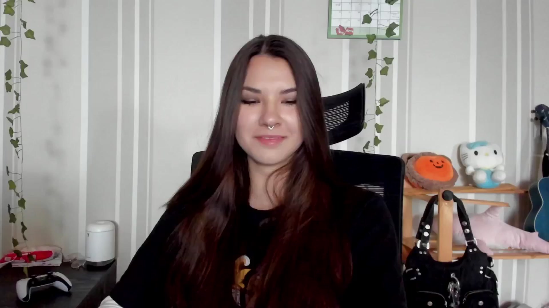 Gallery image thumbnail from AmnesiaGirl1's myfreecams stream on, 06/29/2025, 10:28 image 17 of 20