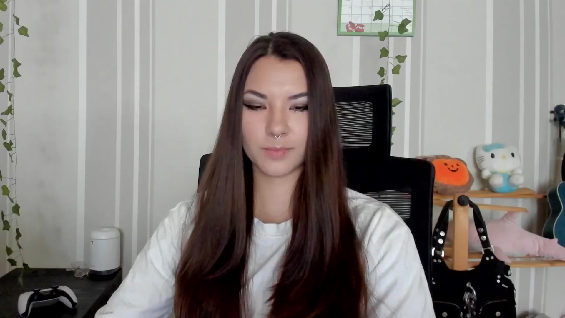 Gallery image thumbnail from AmnesiaGirl1's myfreecams stream on, 06/30/2025, 11:33 image 5 of 20