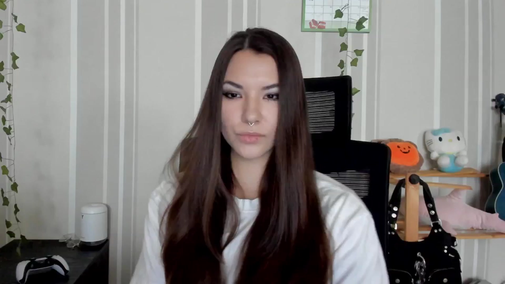 Gallery image thumbnail from AmnesiaGirl1's myfreecams stream on, 06/30/2025, 11:33 image 16 of 20