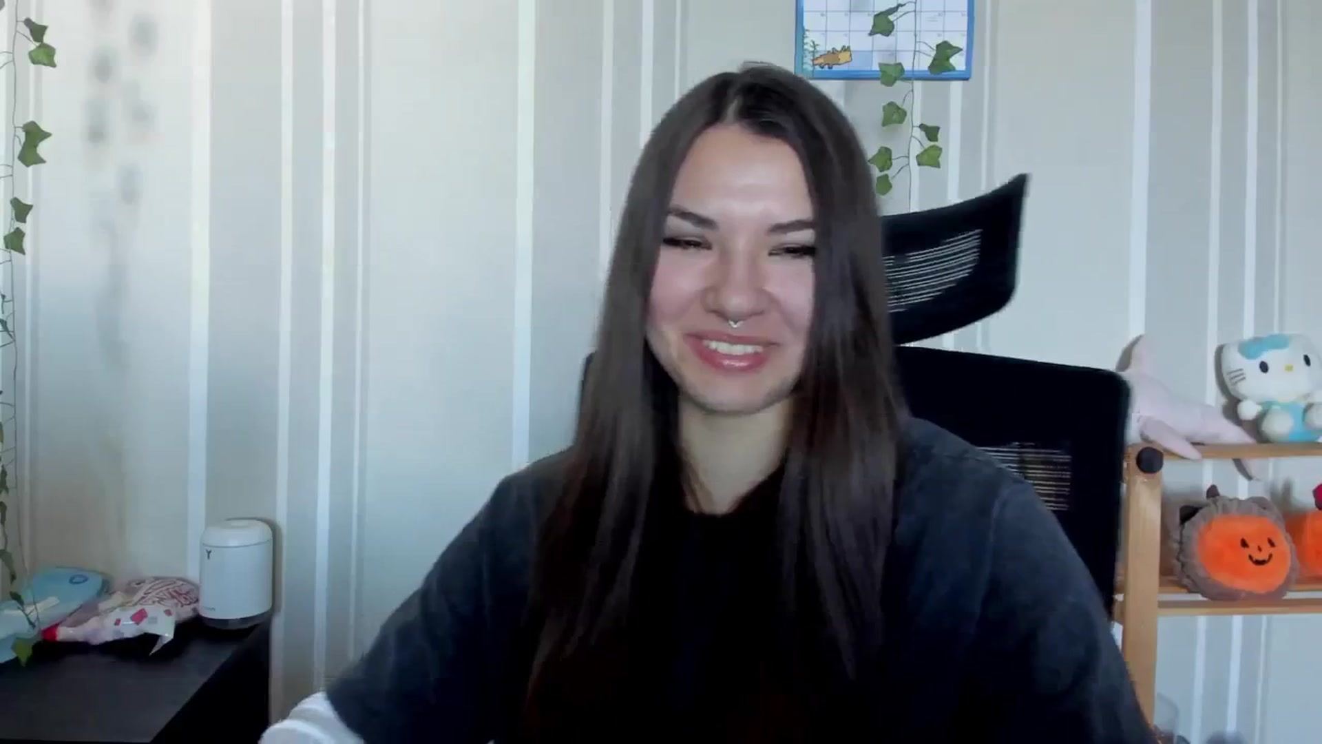 Gallery image thumbnail from AmnesiaGirl1's myfreecams stream on, 07/15/2025, 14:43 image 6 of 20