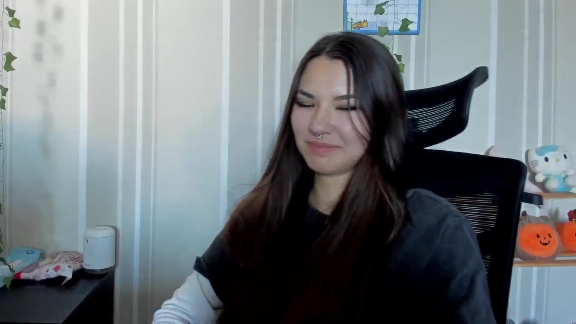 Gallery image thumbnail from AmnesiaGirl1's myfreecams stream on, 07/15/2025, 16:15 image 12 of 20