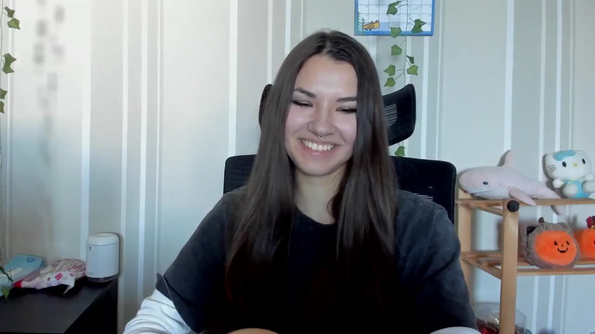 Gallery image thumbnail from AmnesiaGirl1's myfreecams stream on, 07/15/2025, 16:15 image 14 of 20