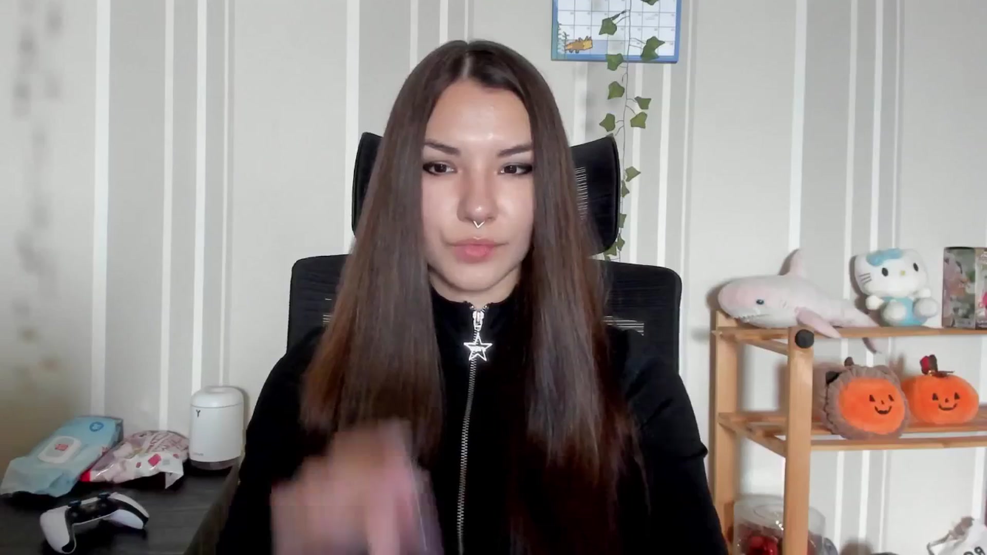 Gallery image thumbnail from AmnesiaGirl1's myfreecams stream on, 07/16/2025, 15:43 image 9 of 20