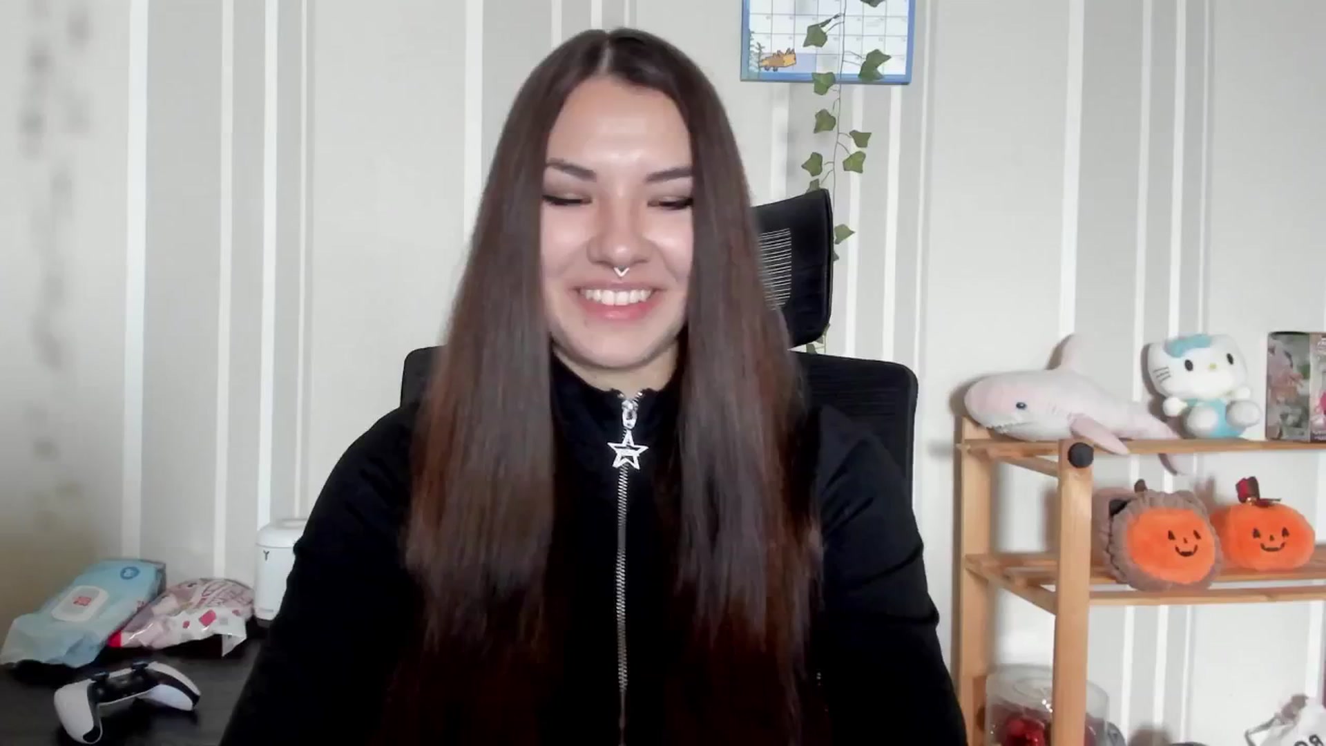Gallery image thumbnail from AmnesiaGirl1's myfreecams stream on, 07/16/2025, 15:43 image 11 of 20