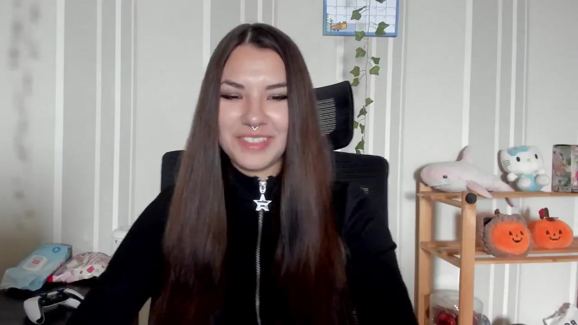 Gallery image thumbnail from AmnesiaGirl1's myfreecams stream on, 07/16/2025, 15:43 image 5 of 20