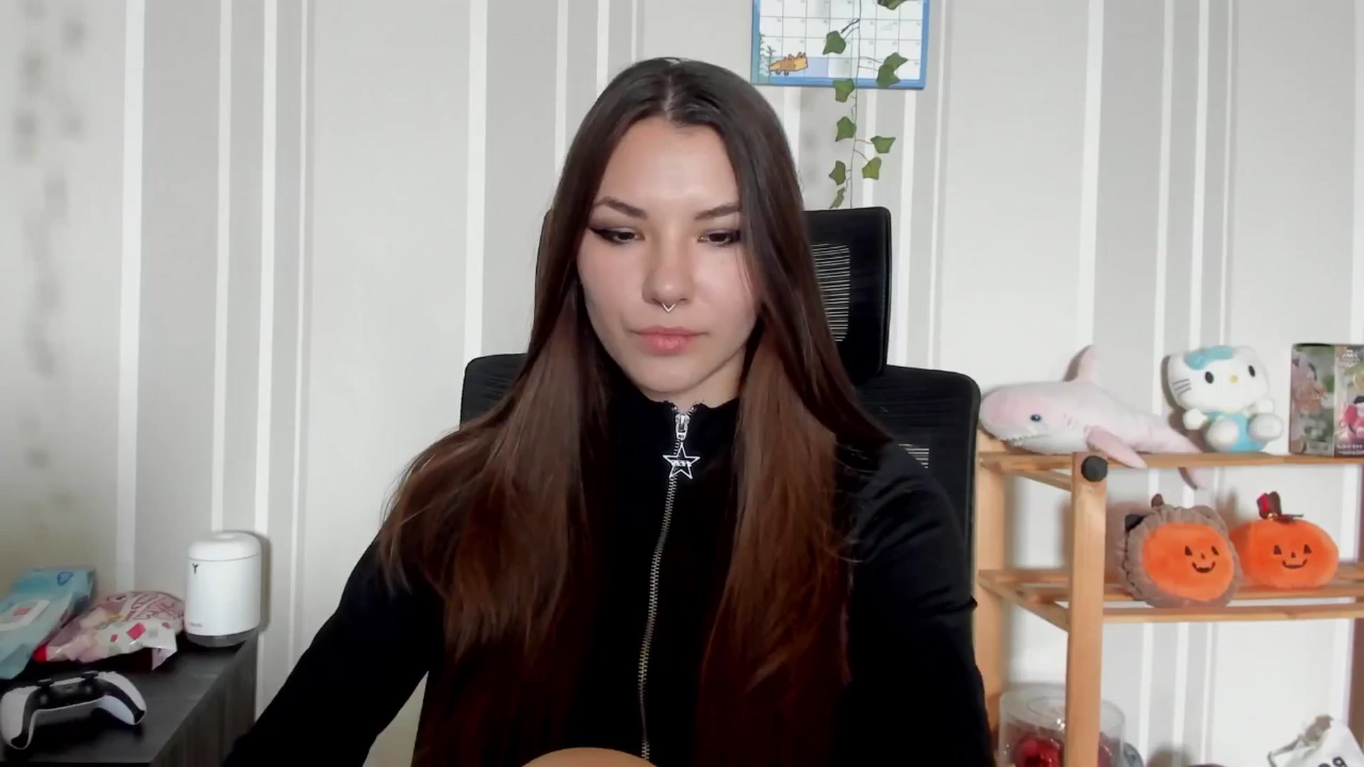 Gallery image thumbnail from AmnesiaGirl1's myfreecams stream on, 07/17/2025, 10:15 image 12 of 20