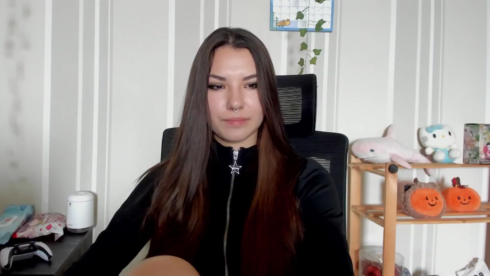 Gallery image thumbnail from AmnesiaGirl1's myfreecams stream on, 07/17/2025, 10:15 image 17 of 20