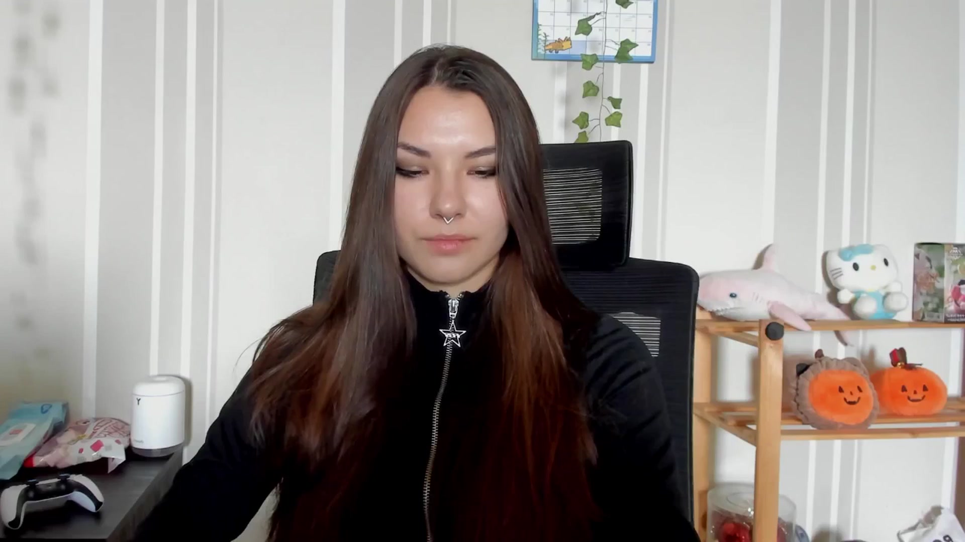 Gallery image thumbnail from AmnesiaGirl1's myfreecams stream on, 07/17/2025, 11:36 image 13 of 20