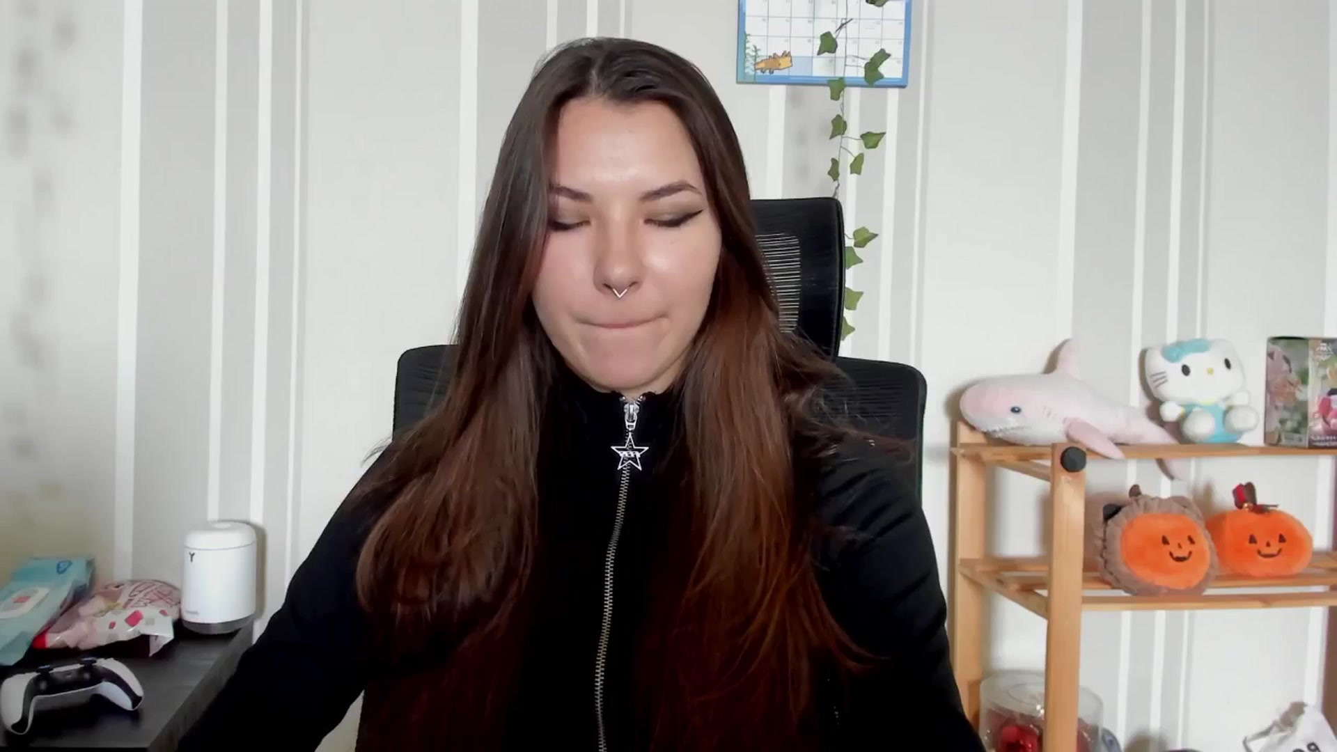 Gallery image thumbnail from AmnesiaGirl1's myfreecams stream on, 07/17/2025, 11:36 image 2 of 20