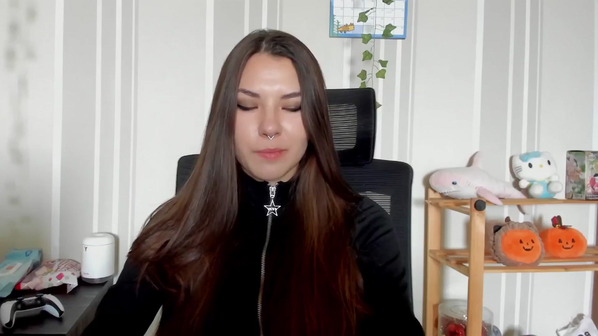 Gallery image thumbnail from AmnesiaGirl1's myfreecams stream on, 07/17/2025, 11:36 image 14 of 20