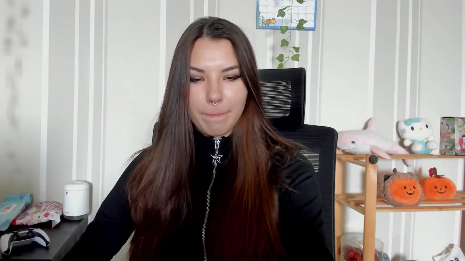 Gallery image thumbnail from AmnesiaGirl1's myfreecams stream on, 07/17/2025, 11:36 image 6 of 20