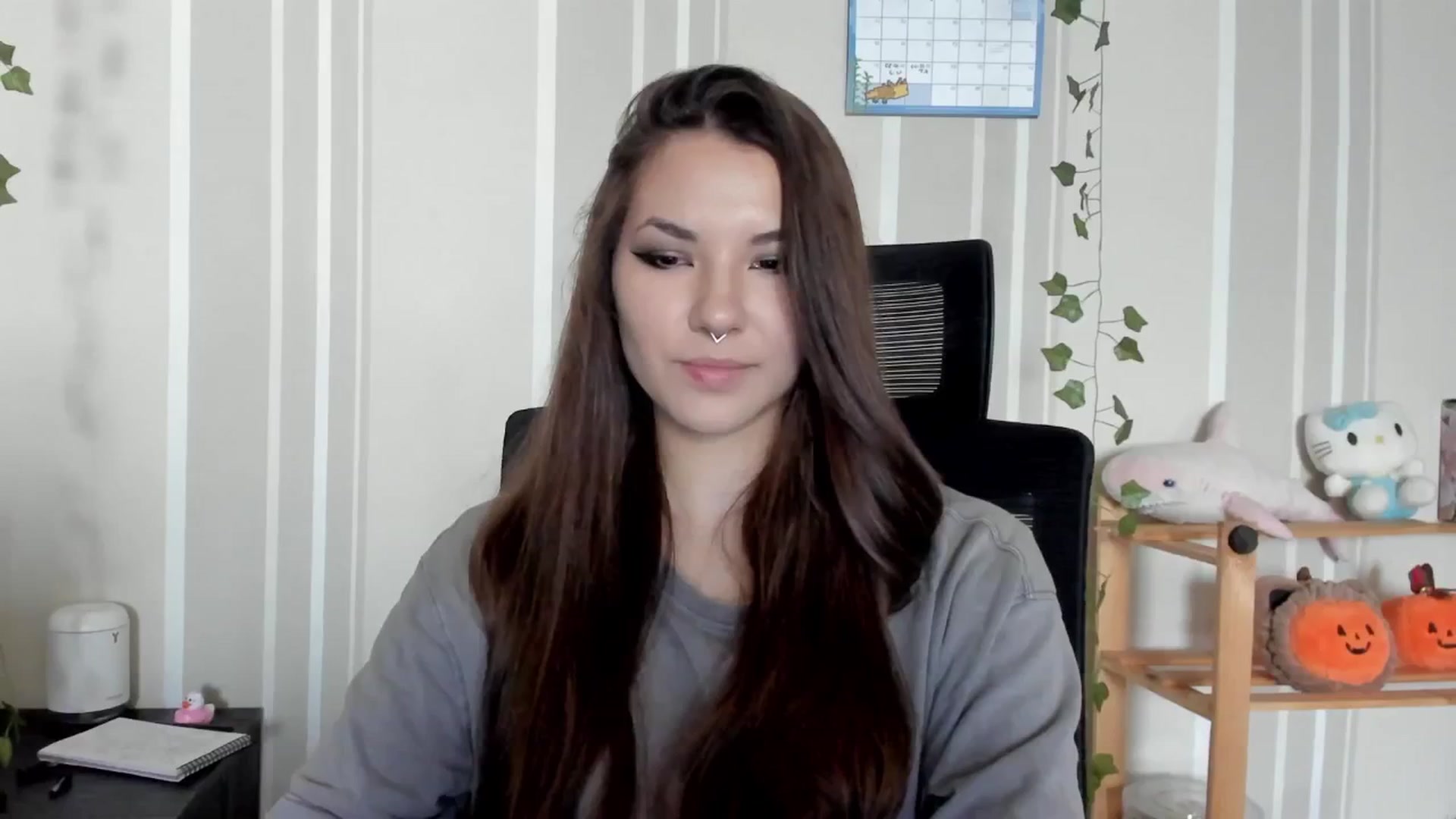 Gallery image thumbnail from AmnesiaGirl1's myfreecams stream on, 07/23/2025, 14:25 image 16 of 20