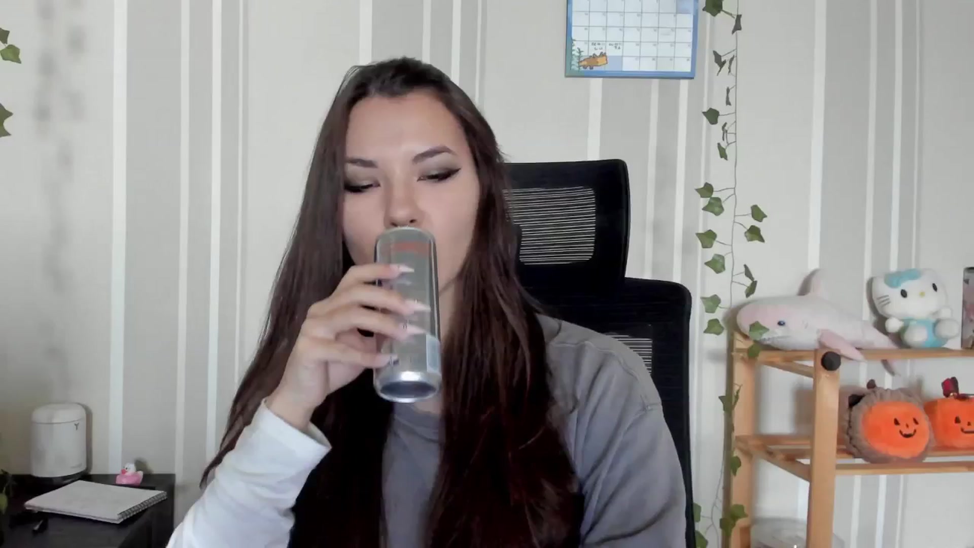 Gallery image thumbnail from AmnesiaGirl1's myfreecams stream on, 07/23/2025, 14:25 image 5 of 20
