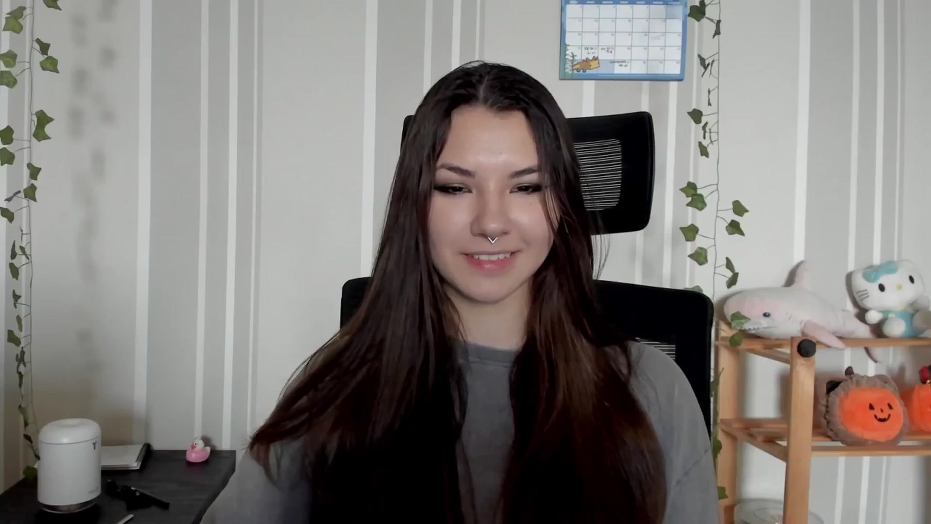 Gallery image thumbnail from AmnesiaGirl1's myfreecams stream on, 07/28/2025, 10:17 image 4 of 20