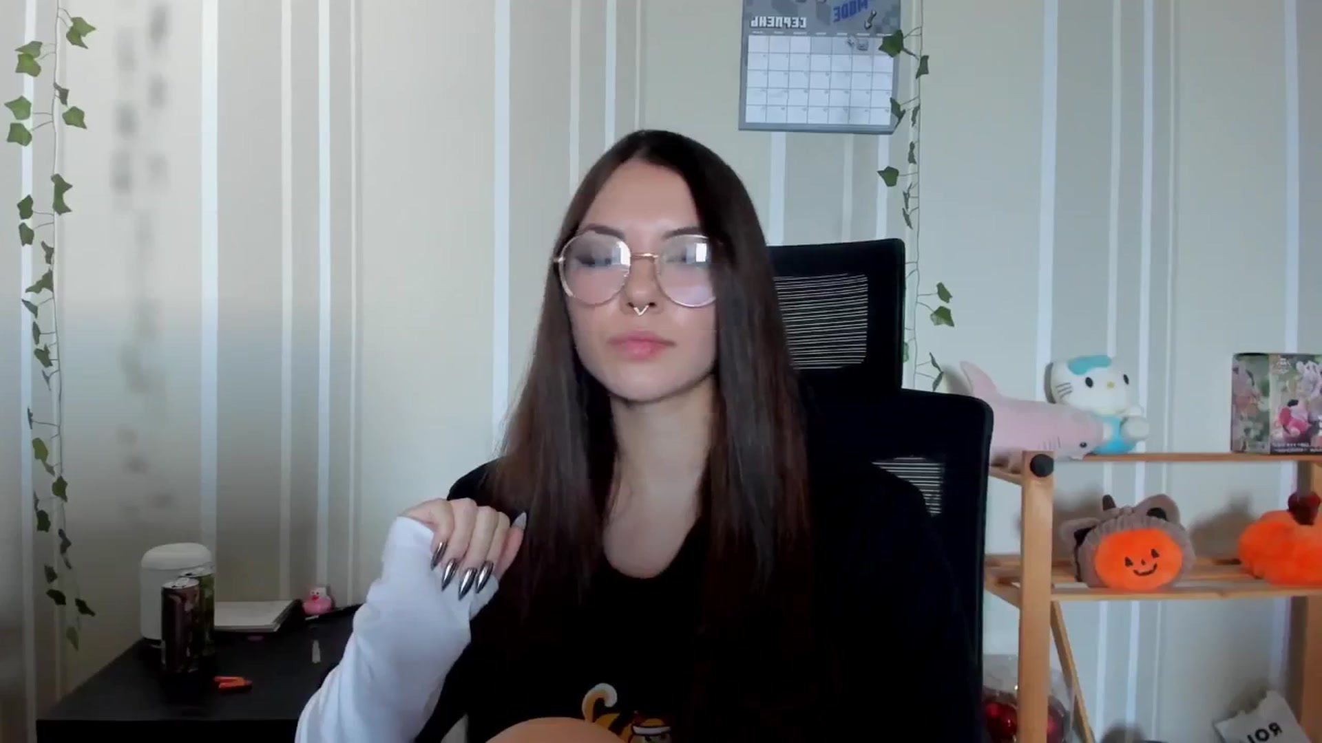 Gallery image thumbnail from AmnesiaGirl1's myfreecams stream on, 08/17/2025, 15:04 image 4 of 20