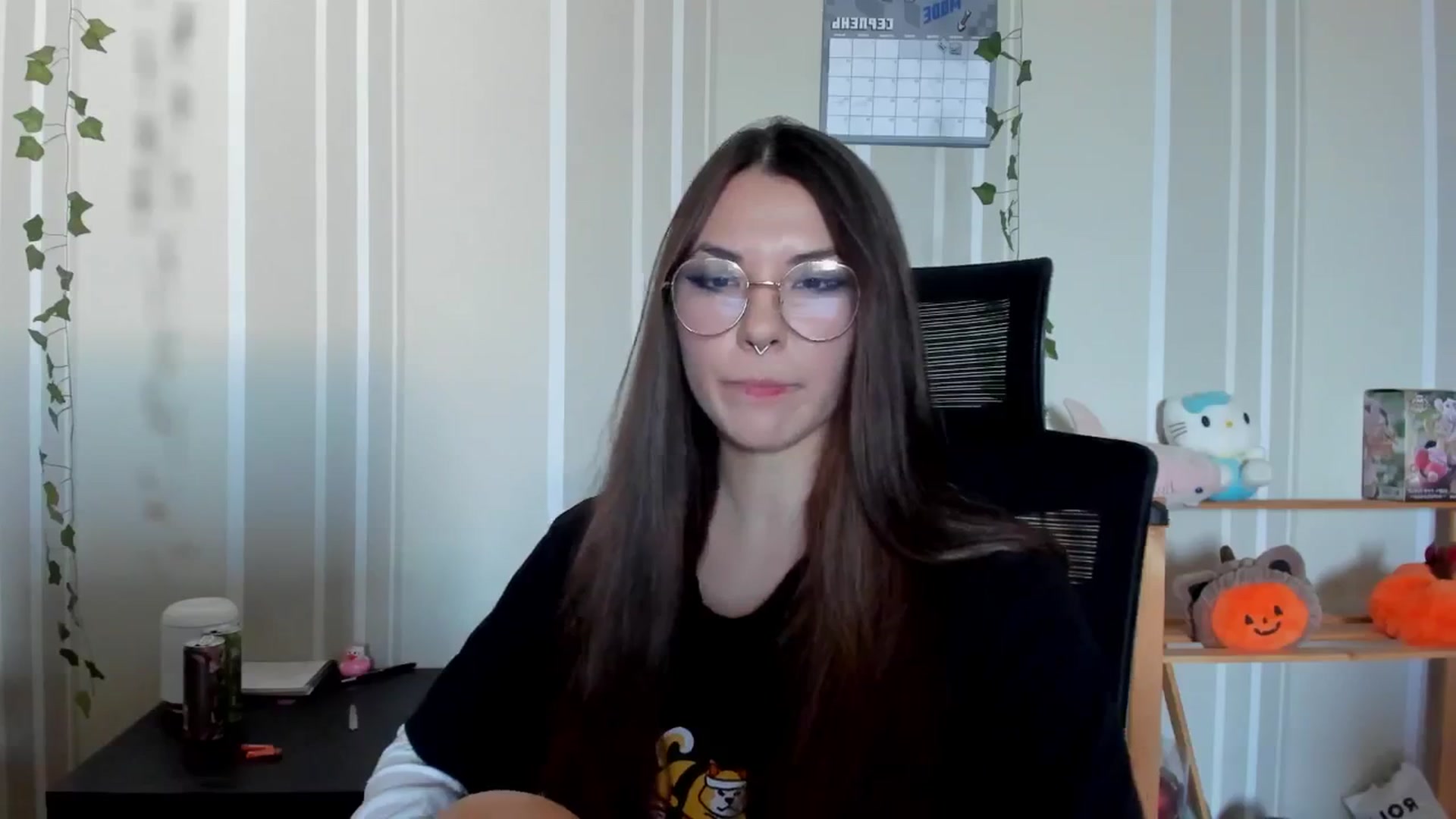 Gallery image thumbnail from AmnesiaGirl1's myfreecams stream on, 08/17/2025, 15:04 image 14 of 20