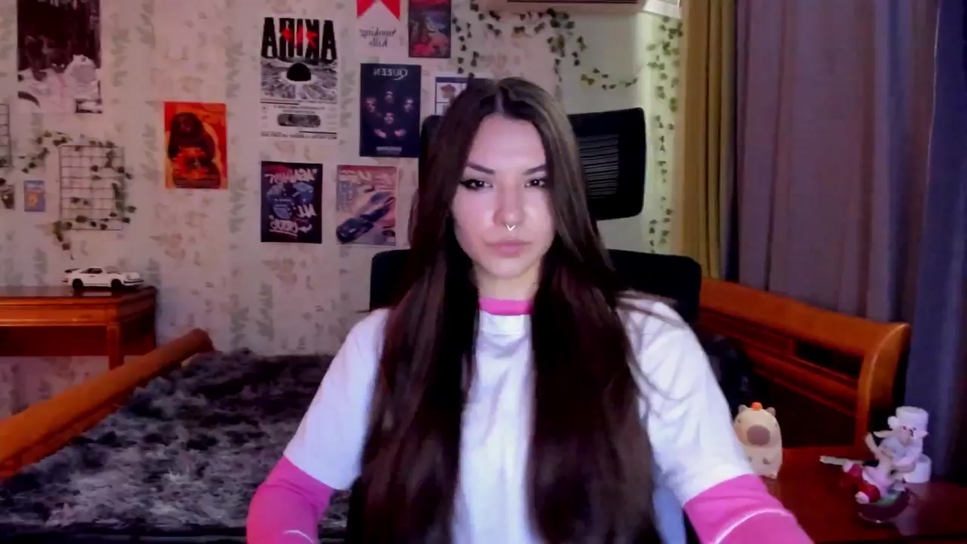 Gallery image thumbnail from AmnesiaGirl1's myfreecams stream on, 08/18/2025, 11:34 image 17 of 20