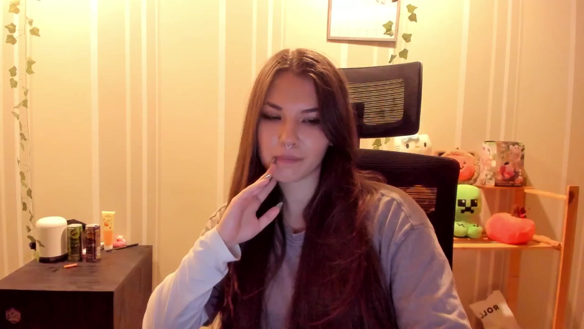 Gallery image thumbnail from AmnesiaGirl1's myfreecams stream on, 08/28/2025, 17:51 image 12 of 20