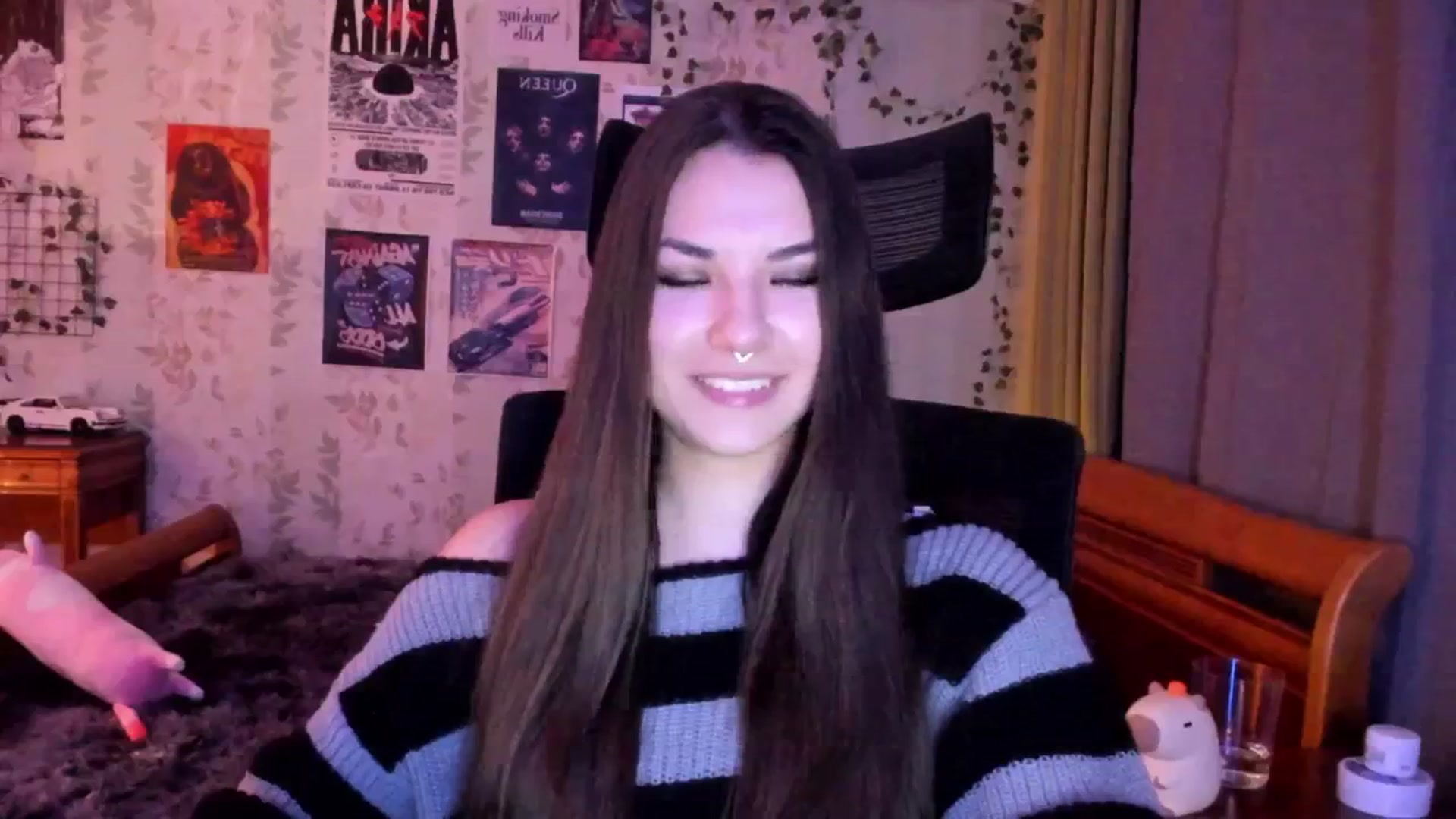 Gallery image thumbnail from AmnesiaGirl1's myfreecams stream on, 08/29/2025, 20:03 image 17 of 20