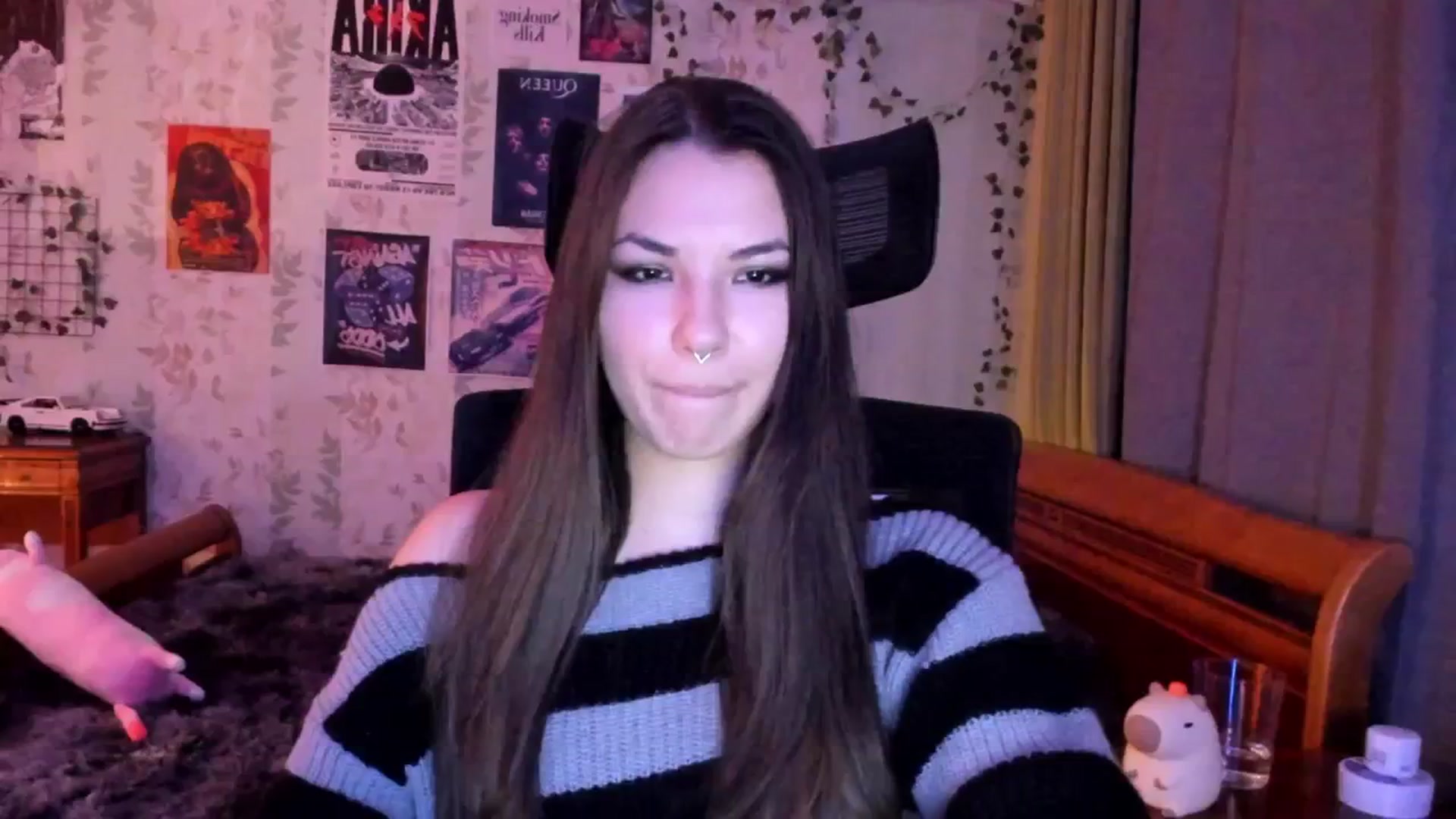 Gallery image thumbnail from AmnesiaGirl1's myfreecams stream on, 08/29/2025, 20:03 image 9 of 20