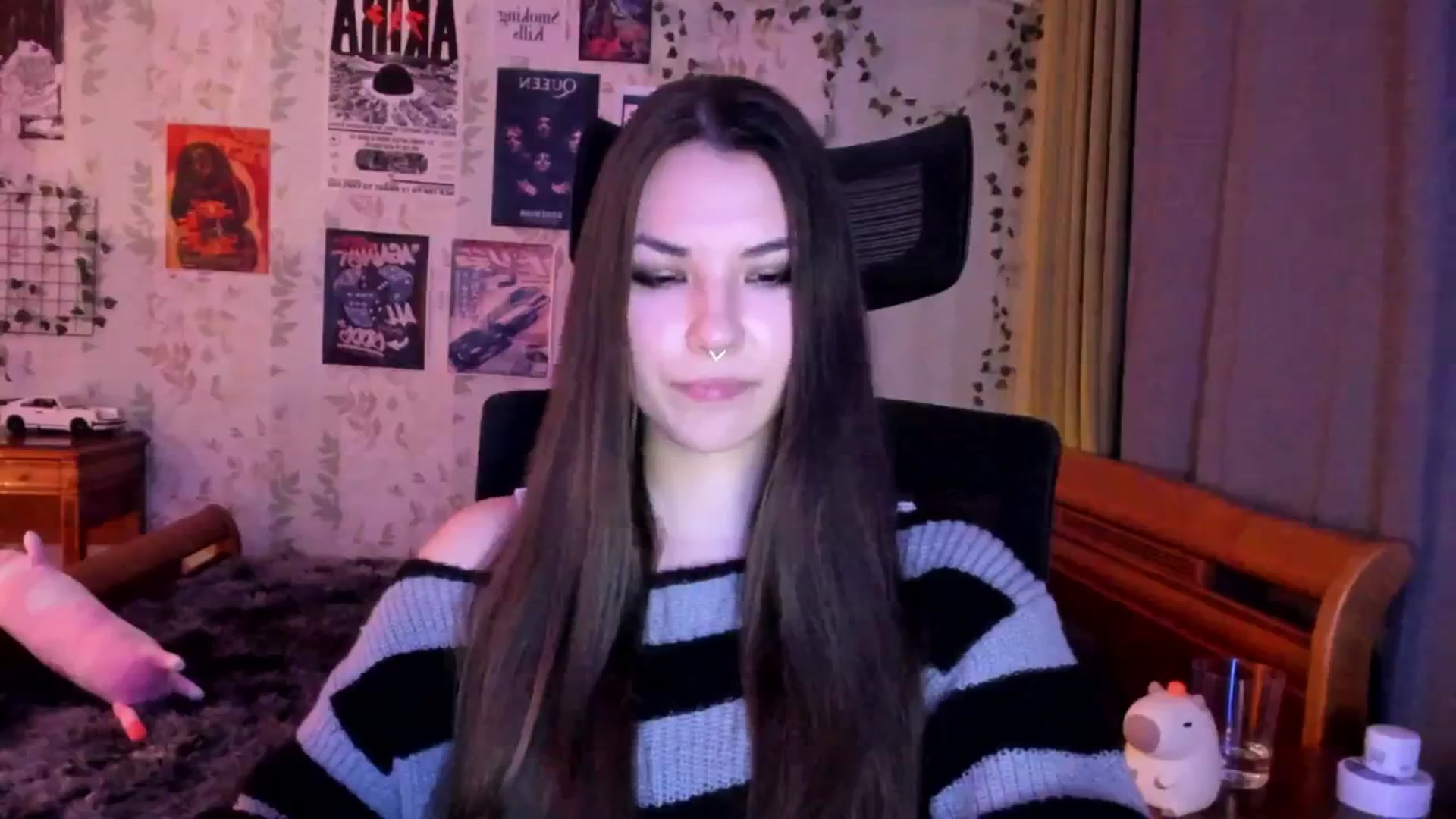 Gallery image thumbnail from AmnesiaGirl1's myfreecams stream on, 08/29/2025, 20:03 image 16 of 20
