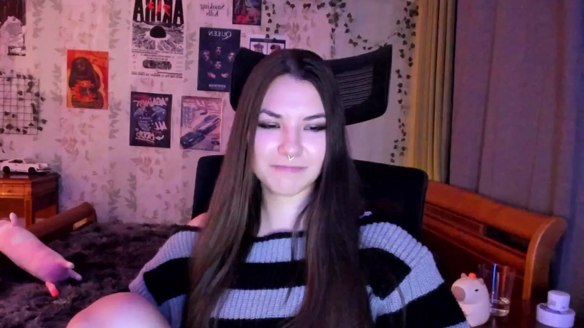 Gallery image thumbnail from AmnesiaGirl1's myfreecams stream on, 08/29/2025, 21:15 image 9 of 20
