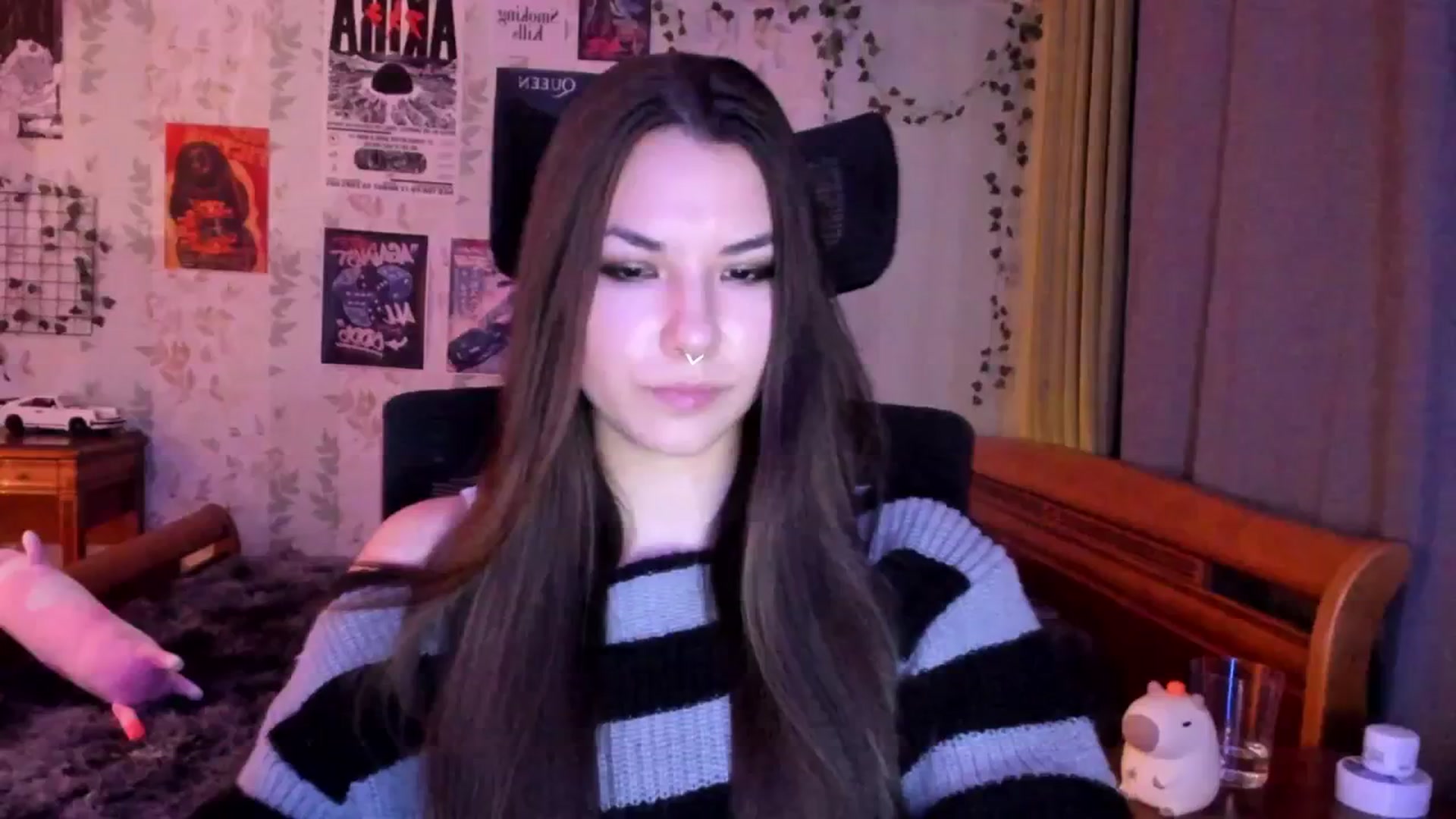 Gallery image thumbnail from AmnesiaGirl1's myfreecams stream on, 08/29/2025, 21:15 image 2 of 20