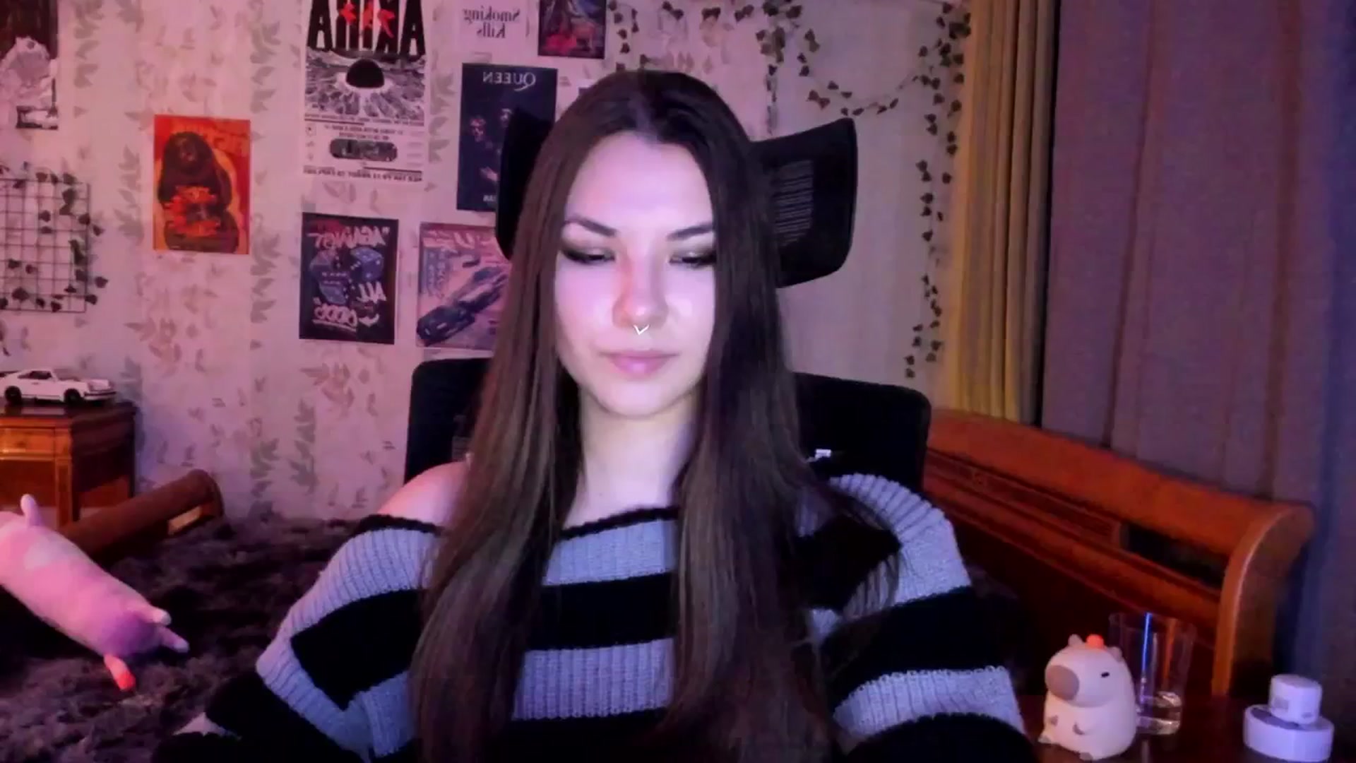 Gallery image thumbnail from AmnesiaGirl1's myfreecams stream on, 08/29/2025, 21:15 image 5 of 20