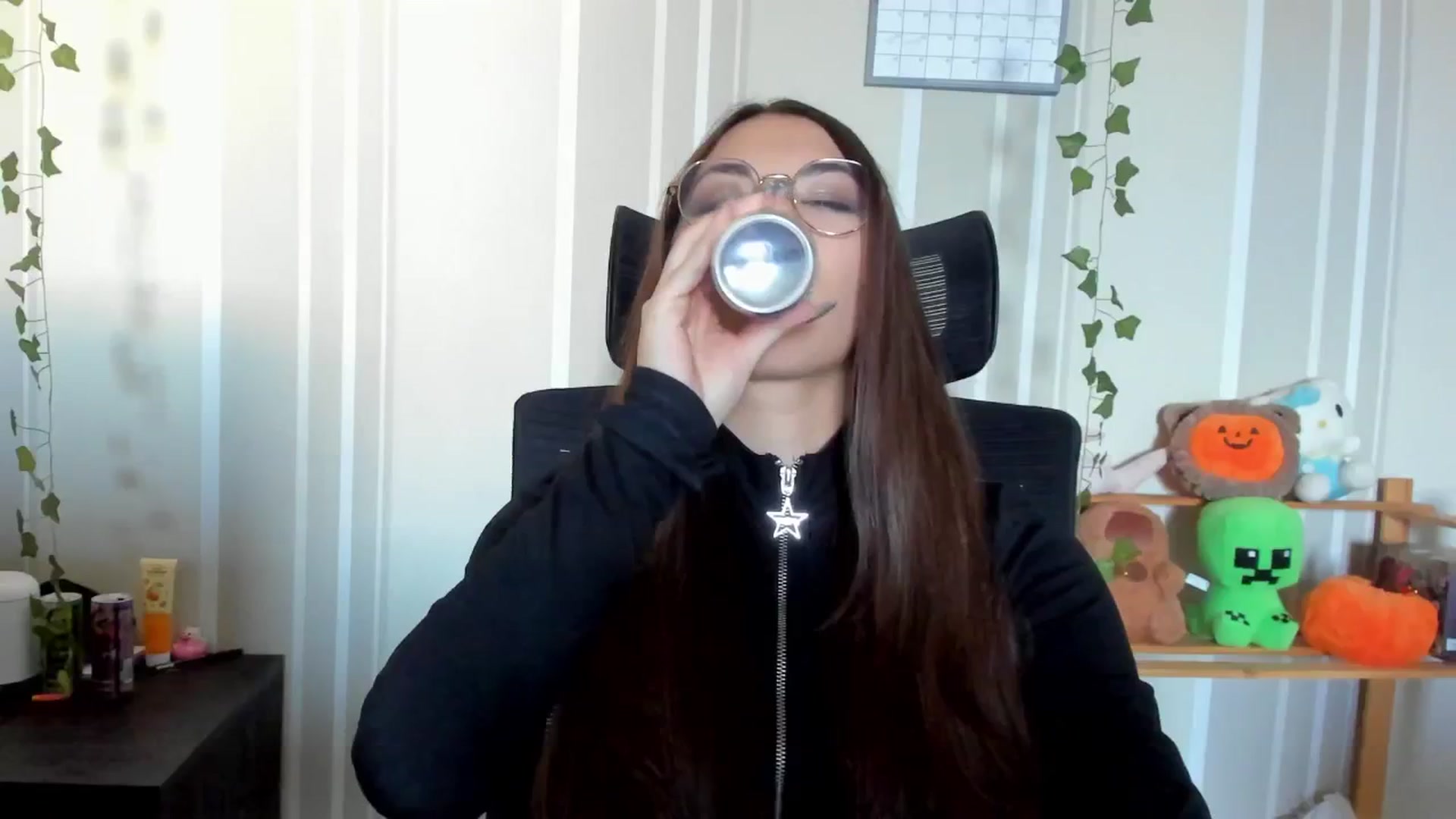 Gallery image thumbnail from AmnesiaGirl1's myfreecams stream on, 08/30/2025, 15:29 image 1 of 20
