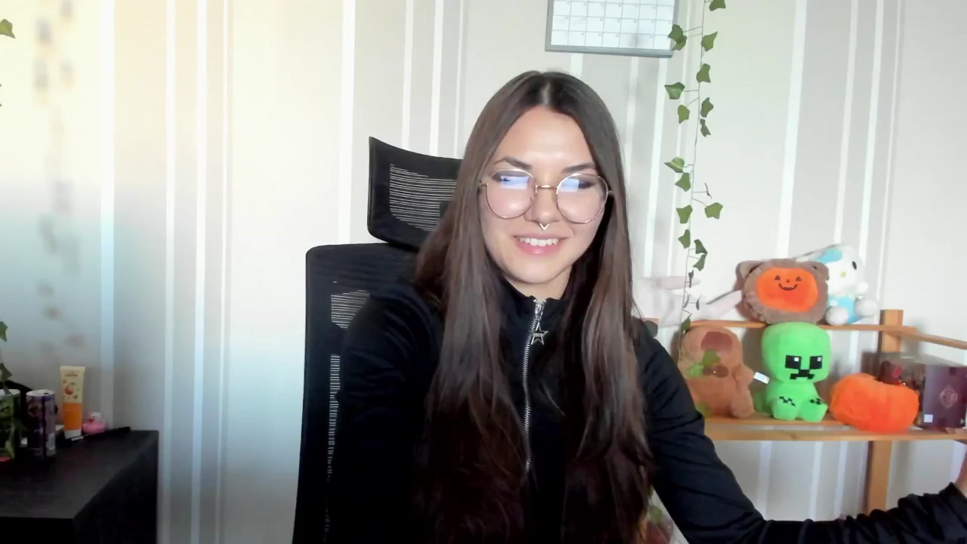 Gallery image thumbnail from AmnesiaGirl1's myfreecams stream on, 08/30/2025, 16:12 image 14 of 20