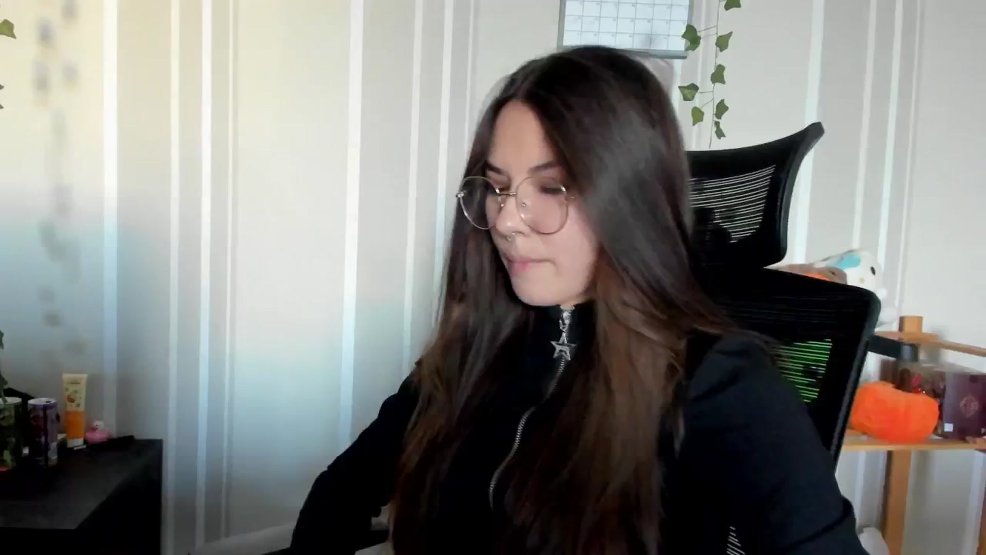 Gallery image thumbnail from AmnesiaGirl1's myfreecams stream on, 08/30/2025, 16:12 image 15 of 20