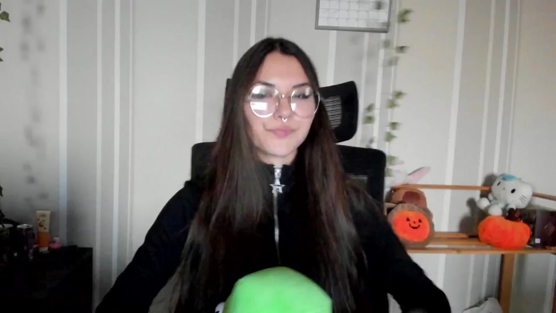 Gallery image thumbnail from AmnesiaGirl1's myfreecams stream on, 08/30/2025, 16:41 image 15 of 20