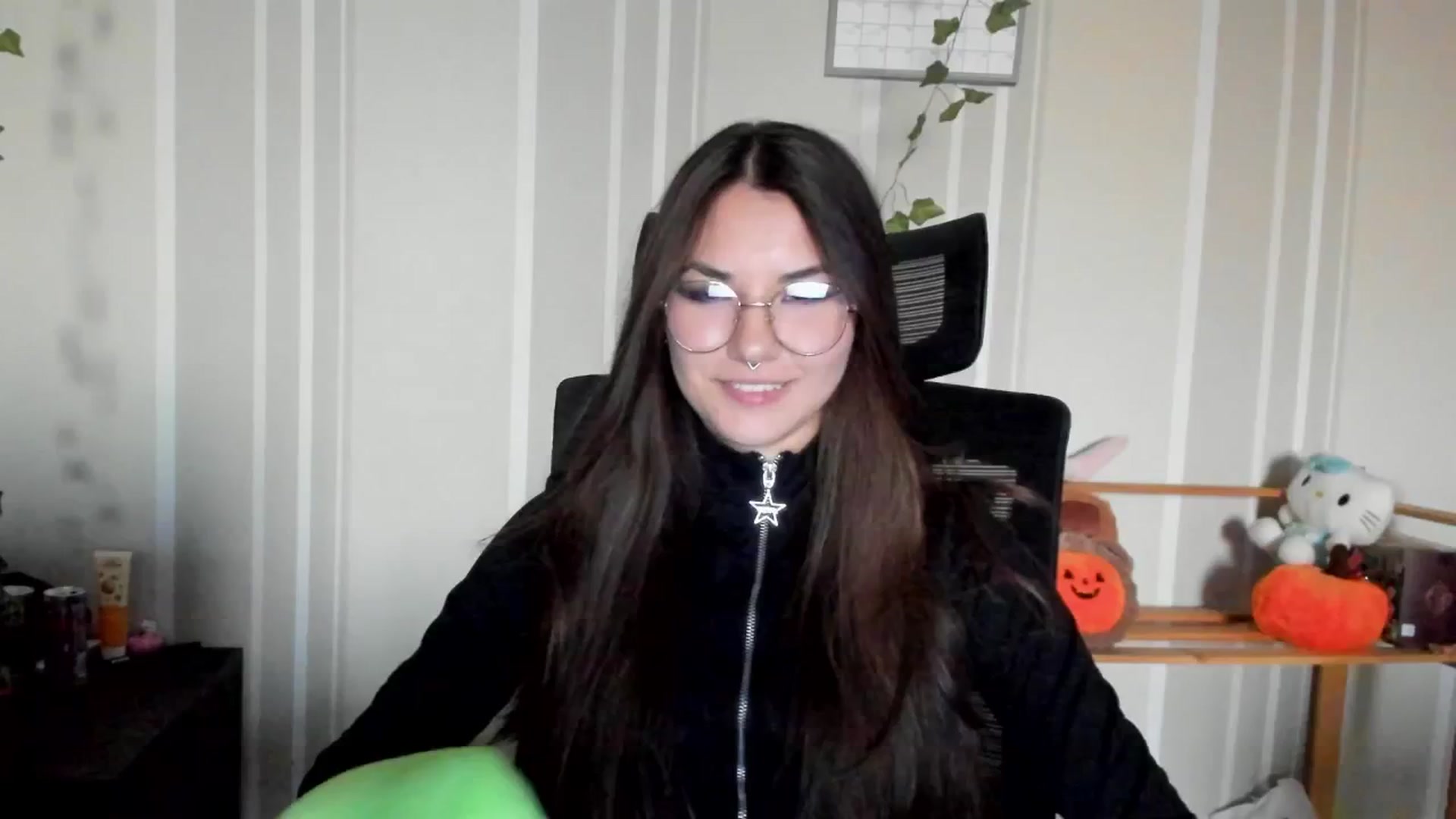Gallery image thumbnail from AmnesiaGirl1's myfreecams stream on, 08/30/2025, 16:41 image 13 of 20