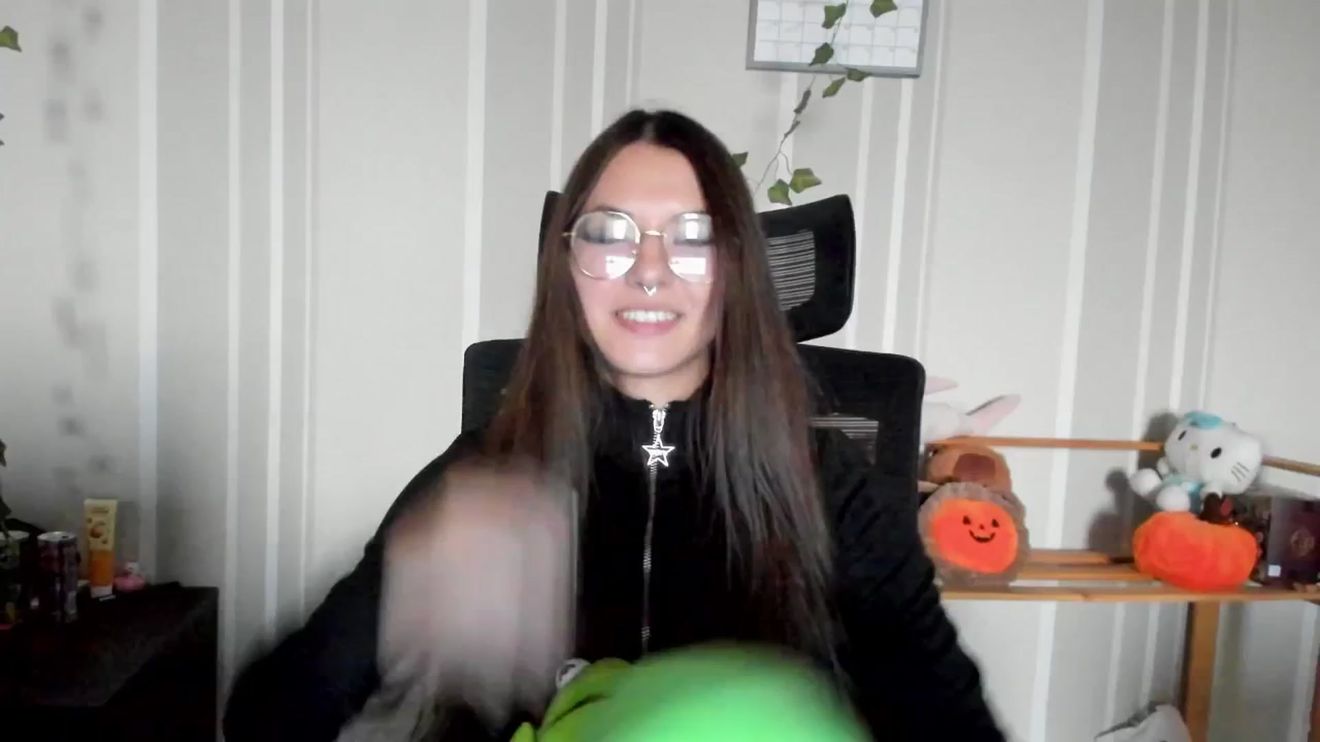 Gallery image thumbnail from AmnesiaGirl1's myfreecams stream on, 08/30/2025, 16:41 image 11 of 20
