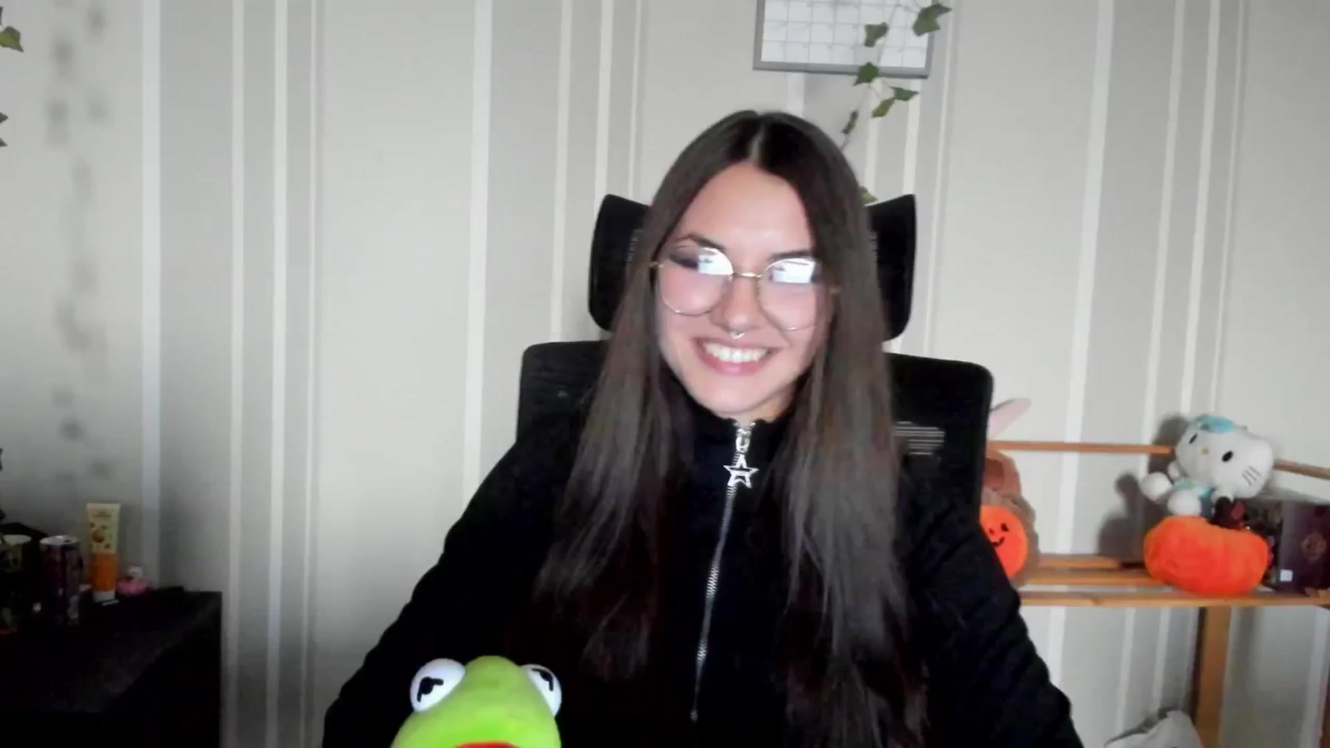 Gallery image thumbnail from AmnesiaGirl1's myfreecams stream on, 08/30/2025, 16:41 image 12 of 20