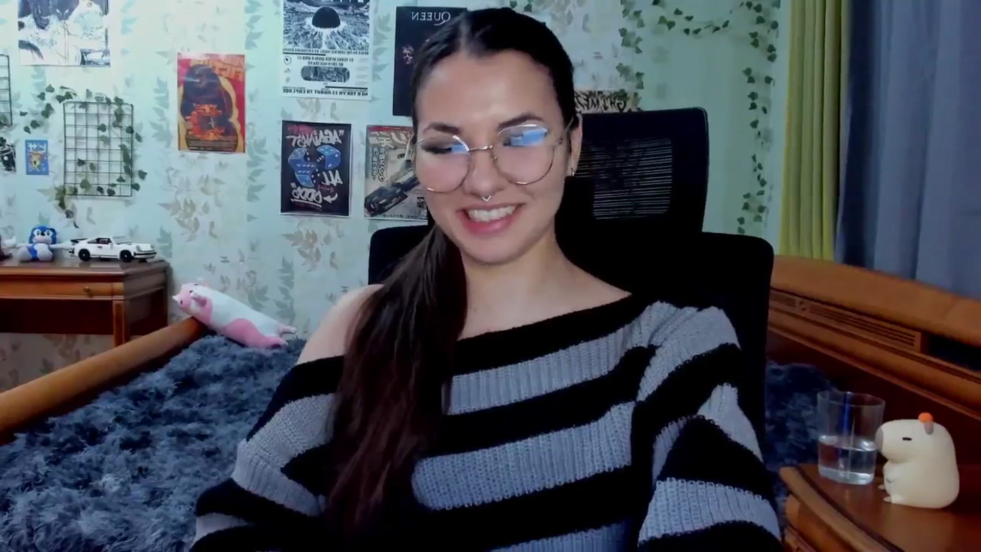 Gallery image thumbnail from AmnesiaGirl1's myfreecams stream on, 09/06/2025, 20:45 image 17 of 20