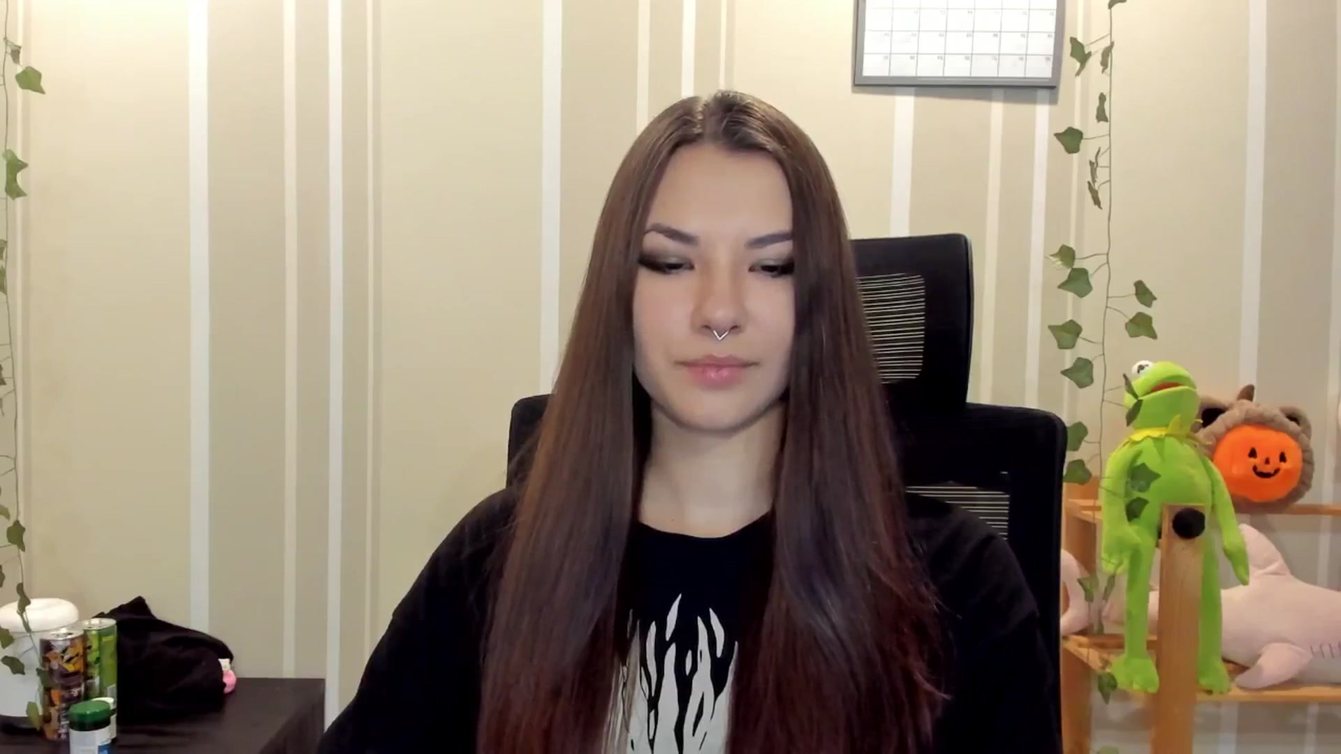 Gallery image thumbnail from AmnesiaGirl1's myfreecams stream on, 09/12/2025, 21:44 image 2 of 20