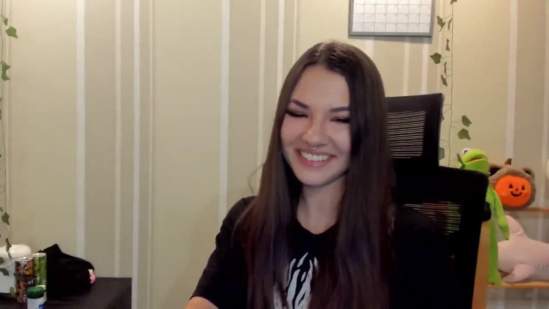 Gallery image thumbnail from AmnesiaGirl1's myfreecams stream on, 09/12/2025, 21:44 image 17 of 20