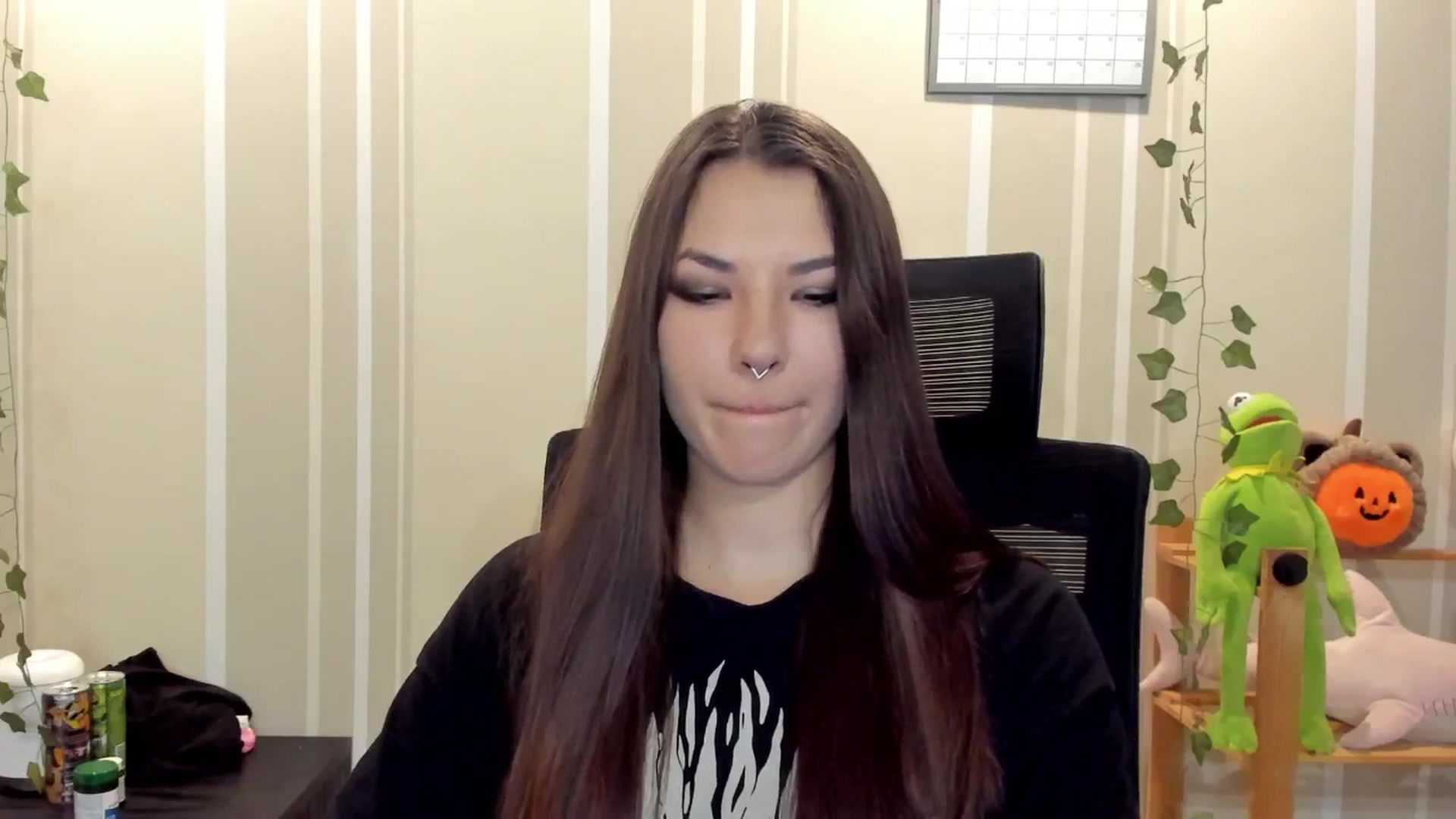 Gallery image thumbnail from AmnesiaGirl1's myfreecams stream on, 09/12/2025, 21:44 image 6 of 20